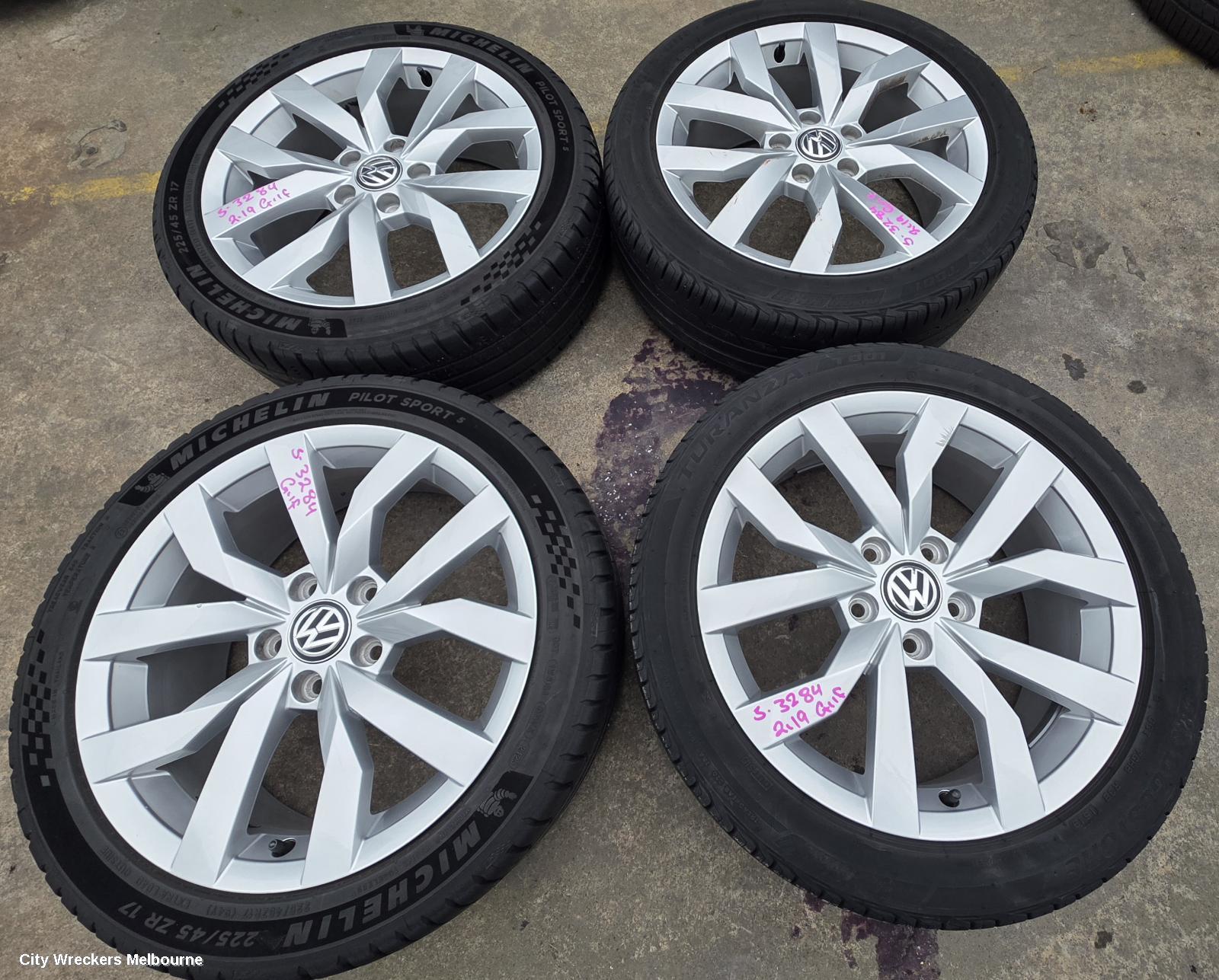 VOLKSWAGEN GOLF WHEEL MAG, FACTORY, 17X7.5IN, BELMONT/NOTTINGHAM, 5 V SPOKE, LIGHT GREY, GEN 8, 09/2020 ONWARDS