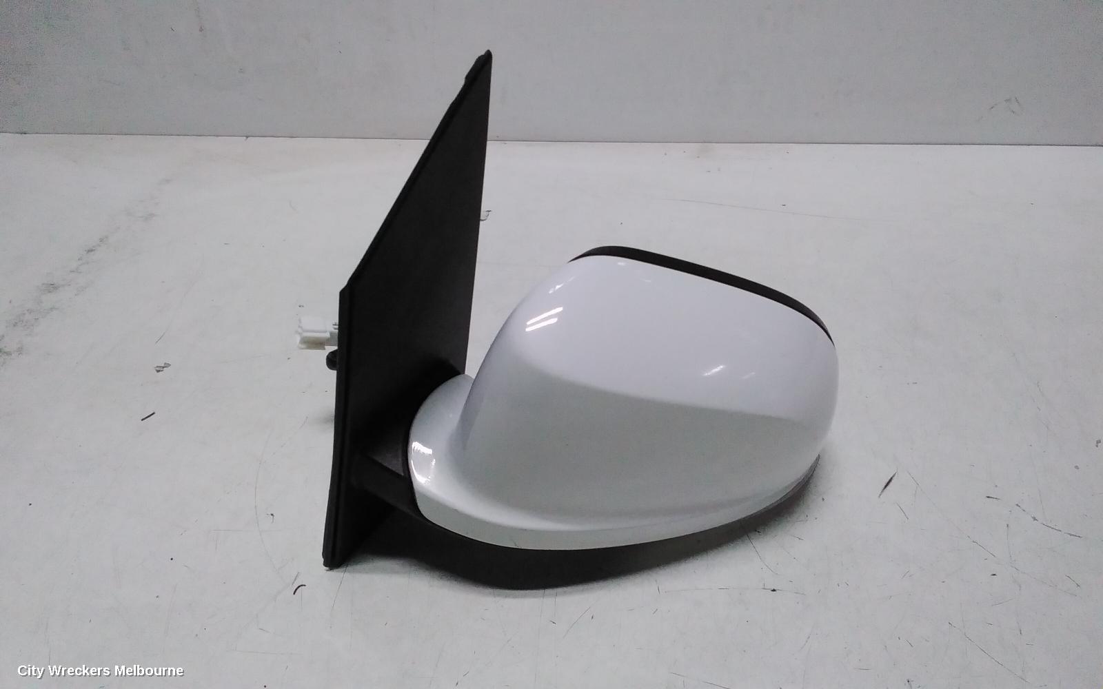 LDV G10 LEFT DOOR MIRROR, SV7A, W/ MANUAL FOLD, NON CAMERA TYPE, COLOUR CODED, WAGON, 04/2015 - 08/2022