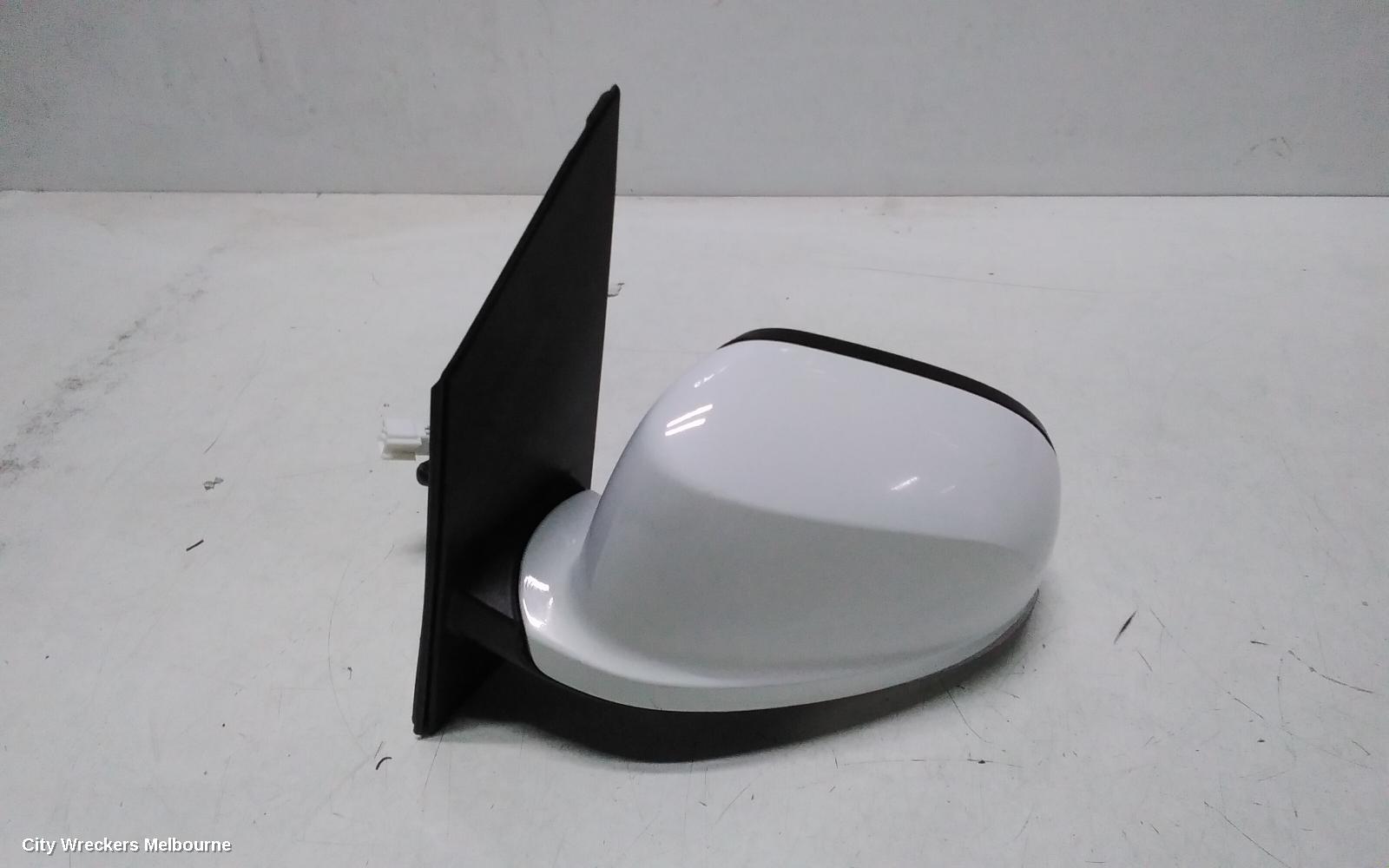 LDV G10 LEFT DOOR MIRROR, SV7A, W/ MANUAL FOLD, NON CAMERA TYPE, COLOUR CODED, WAGON, 04/2015 - 08/2022