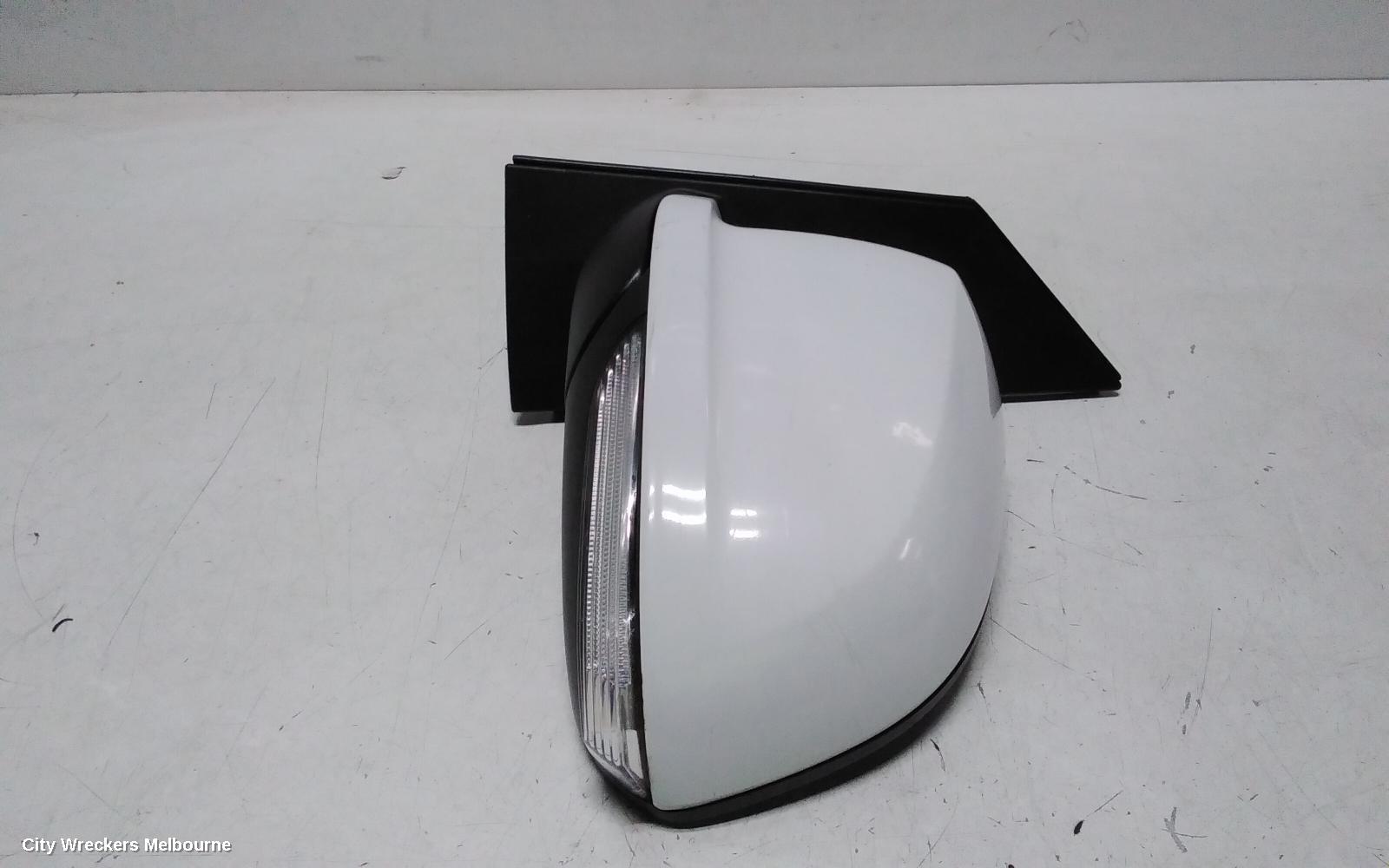 LDV G10 LEFT DOOR MIRROR, SV7A, W/ MANUAL FOLD, NON CAMERA TYPE, COLOUR CODED, WAGON, 04/2015 - 08/2022