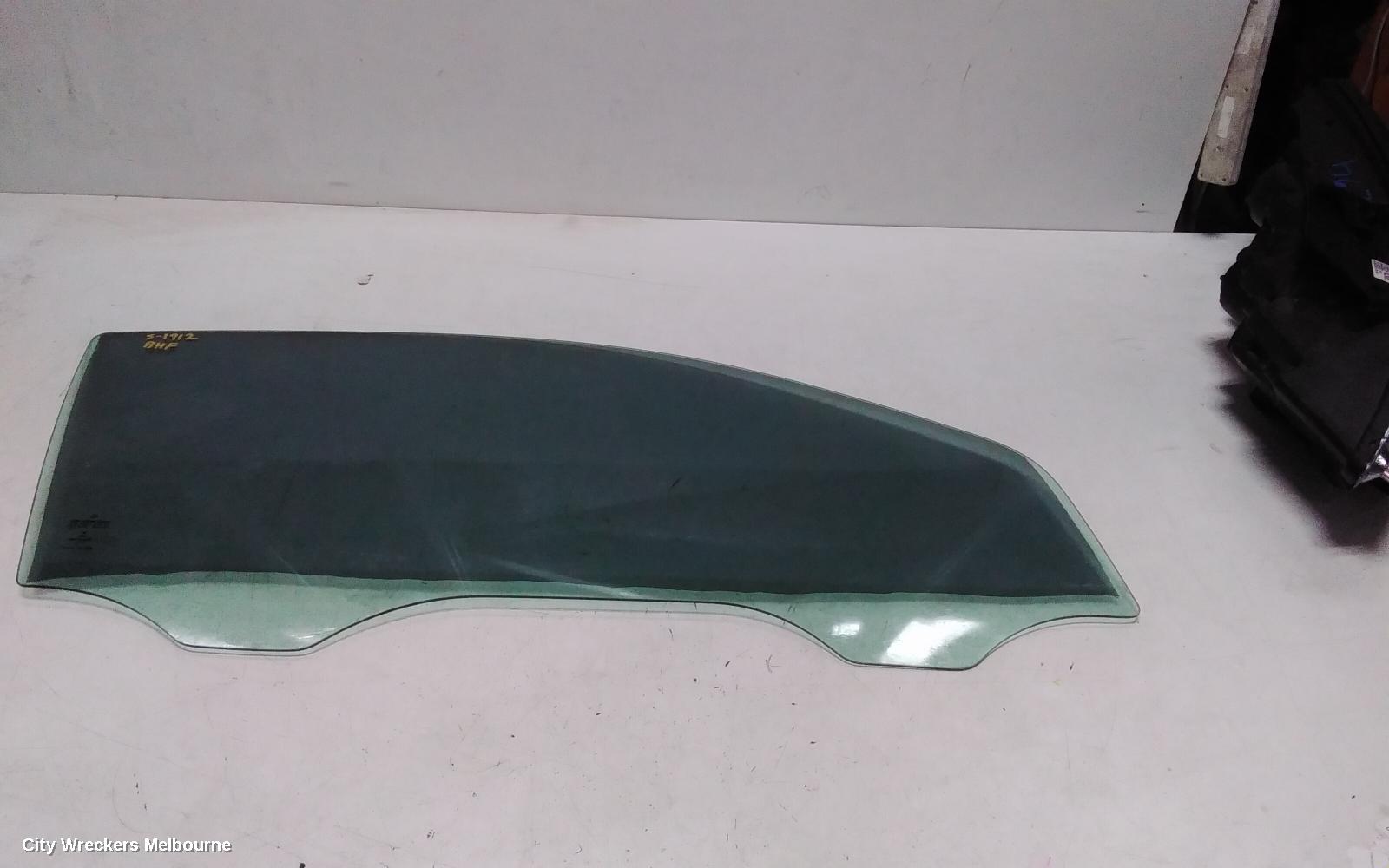MERCEDES CLC CLASS RIGHT FRONT DOOR WINDOW, CL203 08/2008 - 03/2011