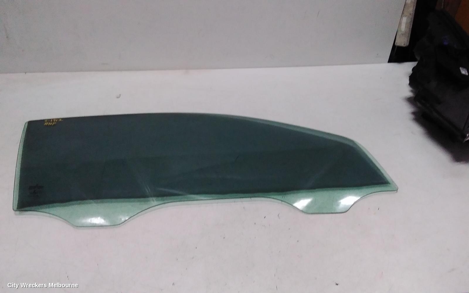 MERCEDES CLC CLASS RIGHT FRONT DOOR WINDOW, CL203 08/2008 - 03/2011