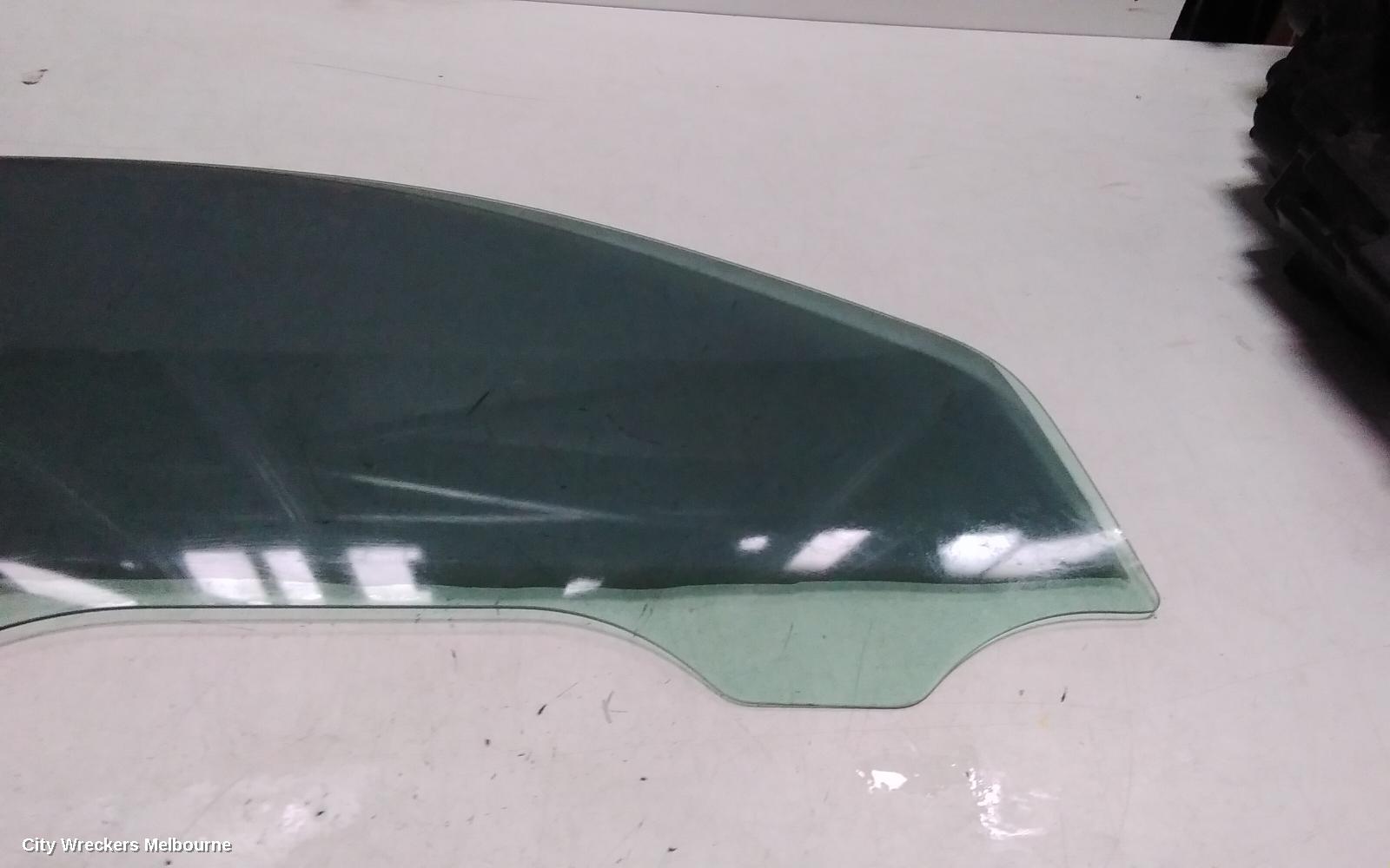 MERCEDES CLC CLASS RIGHT FRONT DOOR WINDOW, CL203 08/2008 - 03/2011