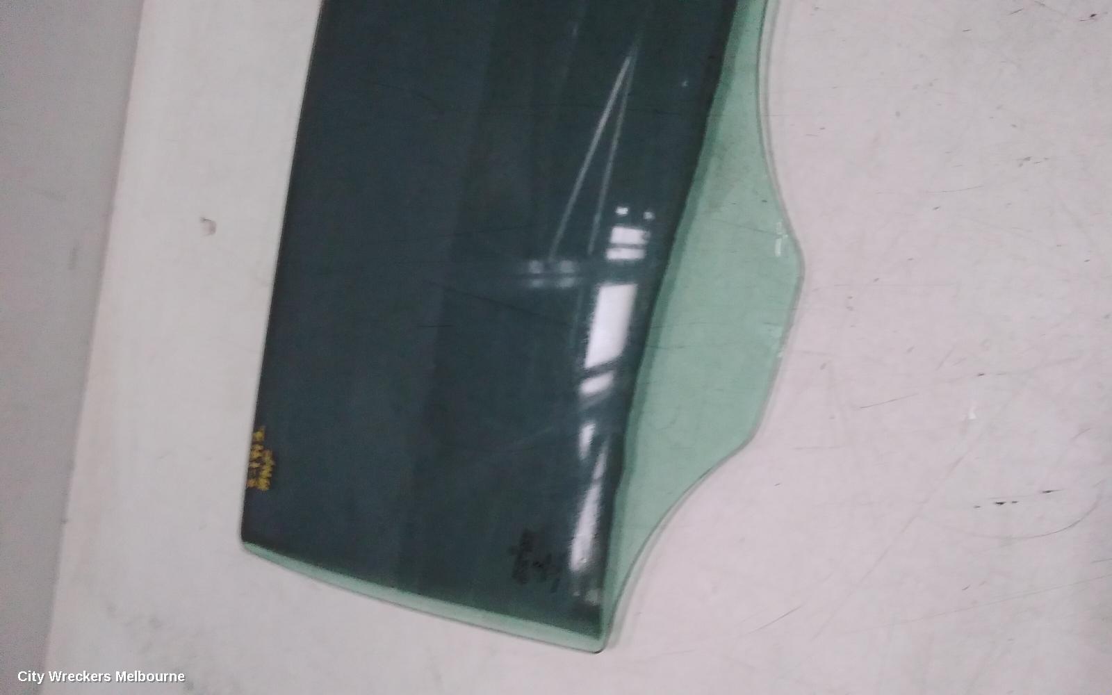 MERCEDES CLC CLASS RIGHT FRONT DOOR WINDOW, CL203 08/2008 - 03/2011