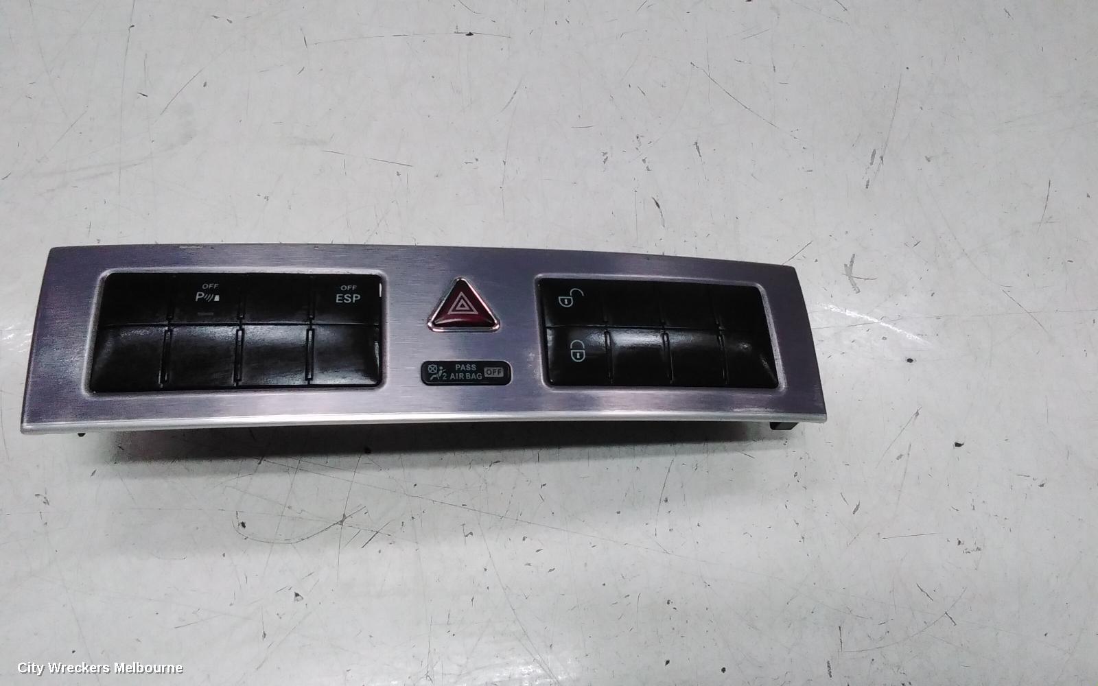 MERCEDES CLC CLASS, CL203 08/2008 - 03/2011, HAZARD SWITCH AND SURROUND: 144833