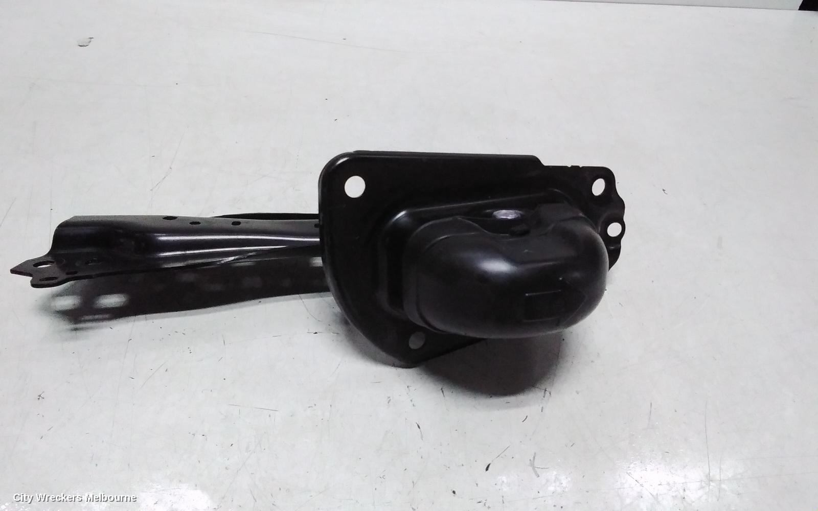 TOYOTA CAMRY RIGHT REAR TRAILING ARM, TRAILING ARM, XV70, 09/2017 - 05/2024