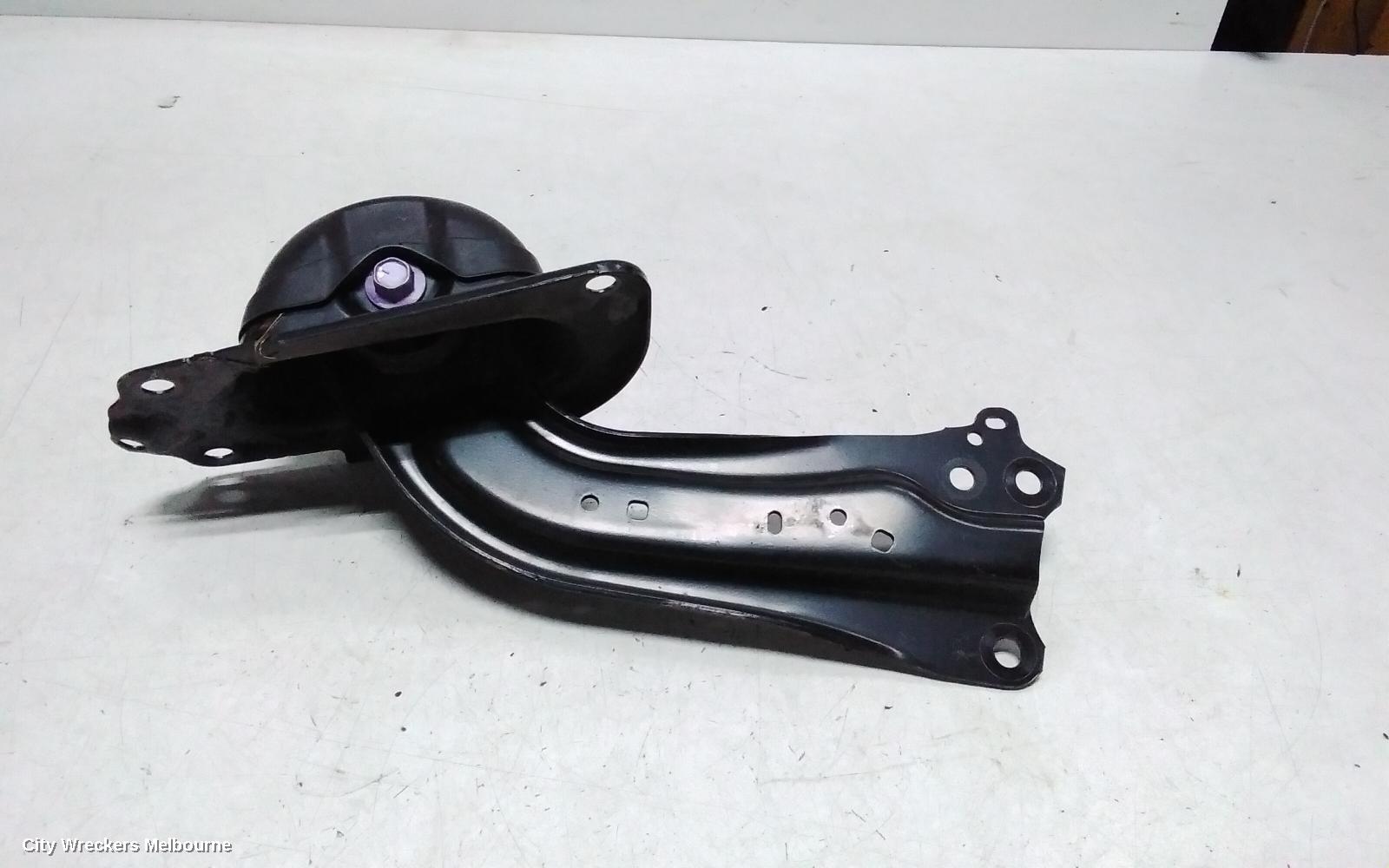 TOYOTA CAMRY RIGHT REAR TRAILING ARM, TRAILING ARM, XV70, 09/2017 - 05/2024