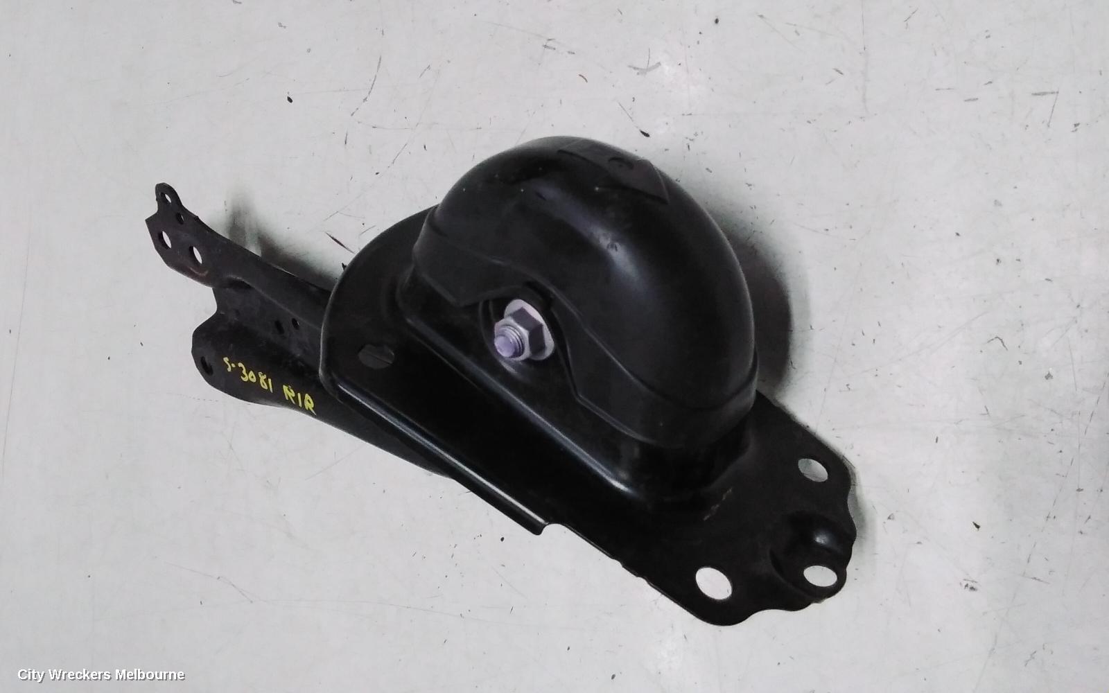 TOYOTA CAMRY RIGHT REAR TRAILING ARM, TRAILING ARM, XV70, 09/2017 - 05/2024