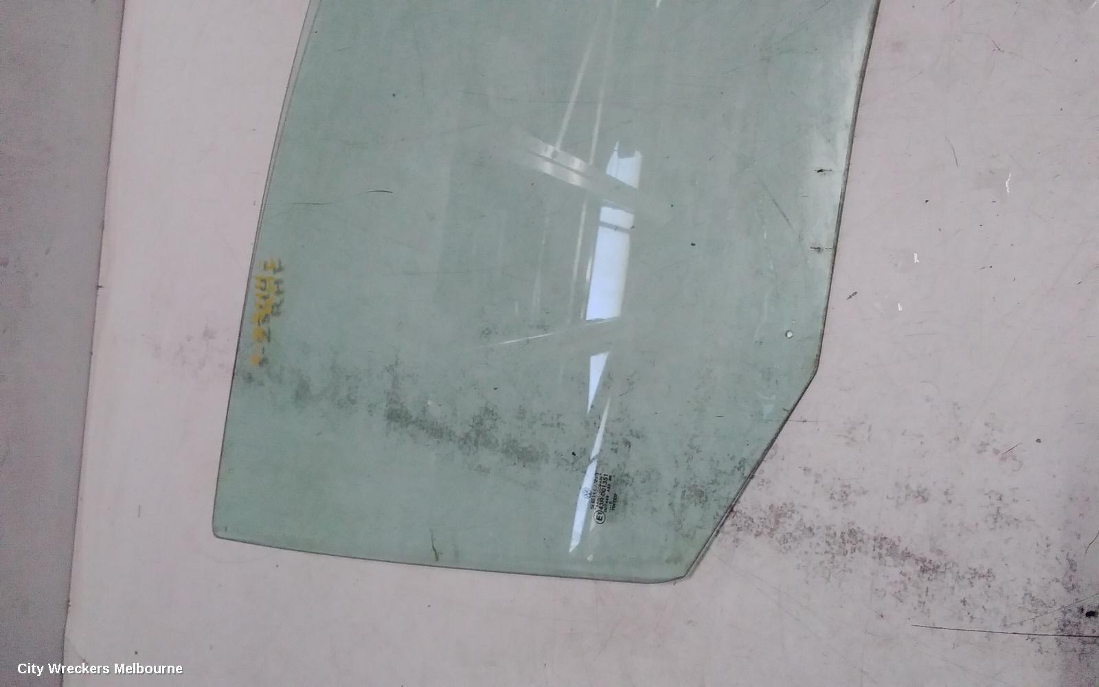 VOLKSWAGEN GOLF RIGHT FRONT DOOR WINDOW, 5DR HATCH 09/1998 - 04/2004