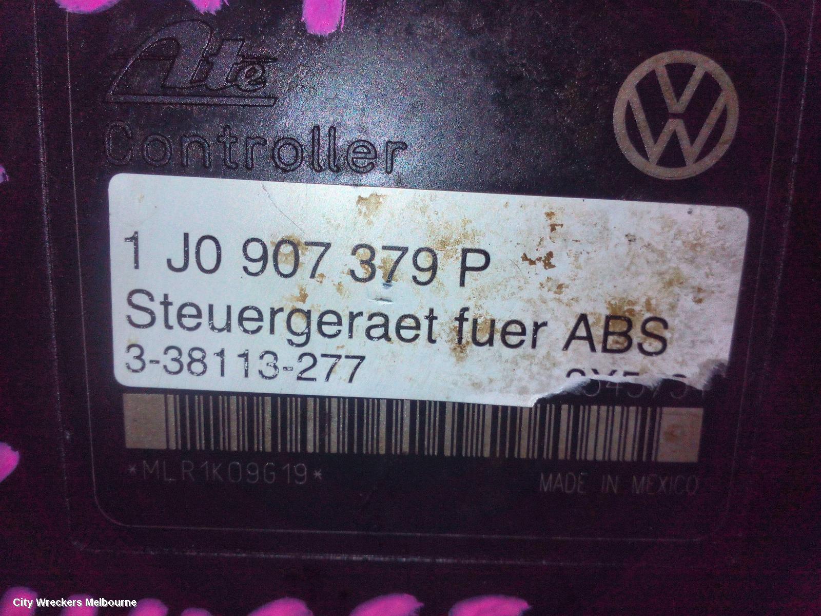 VOLKSWAGEN GOLF ABS PUMP/MODULATOR, GEN 4, ON MOTOR P/N 1J0614117D, 09/1998 - 06/2004