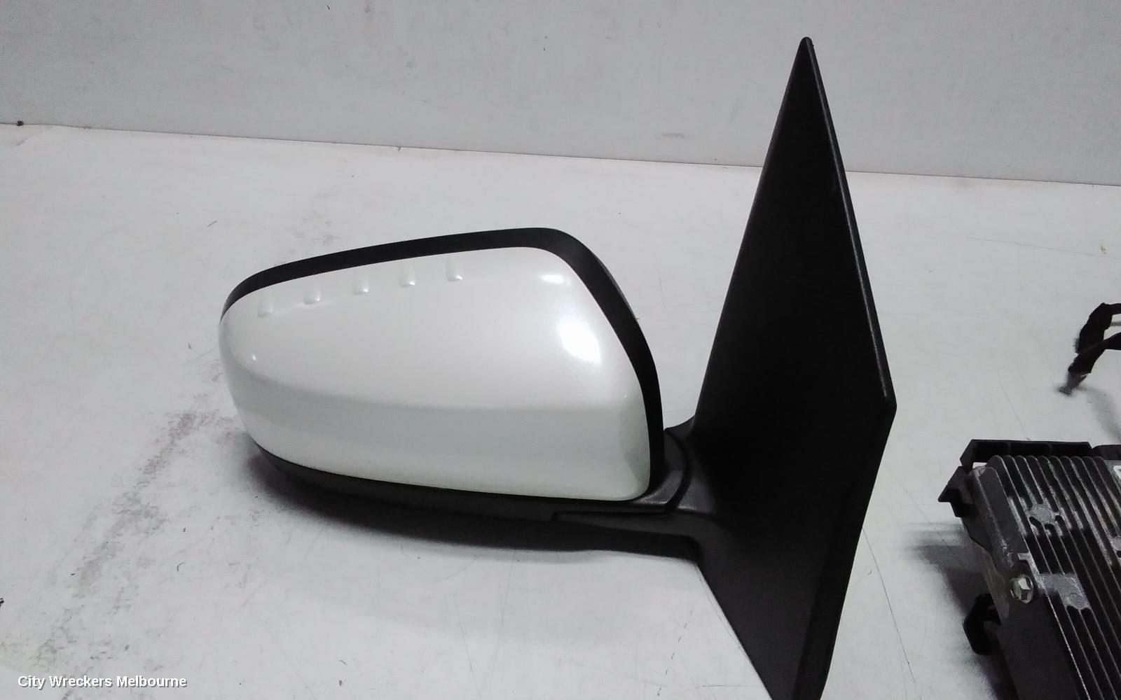 RENAULT KALEOS RIGHT DOOR MIRROR, H45, COLOUR CODED, NON HEATED, MANUAL FOLDING TYPE, 09/2008 - 10/2011