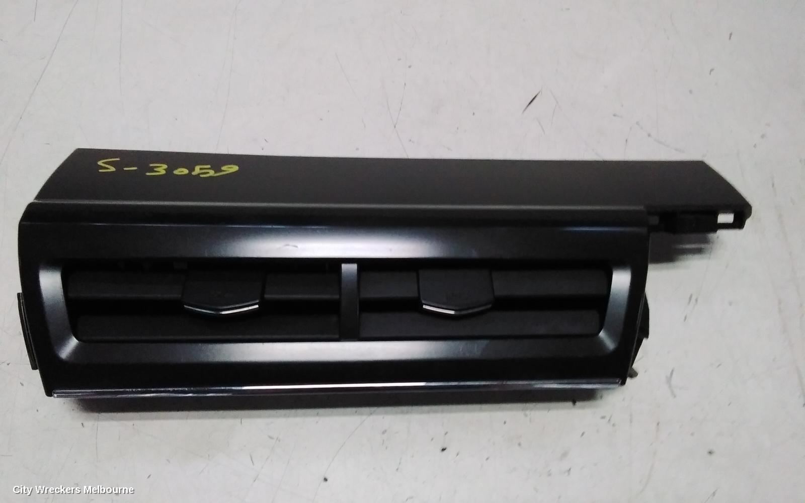 TOYOTA PRIUS, ZVW40R, PRIUS V, 05/2012 - 11/2022, CENTER AIRVENT: 145008