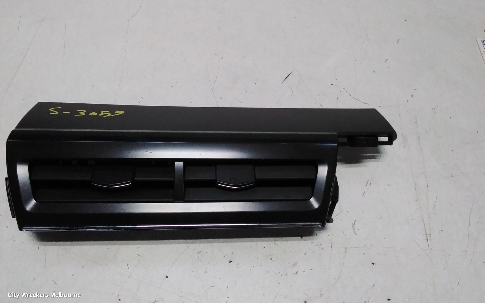 TOYOTA PRIUS, ZVW40R, PRIUS V, 05/2012 - 11/2022, CENTER AIRVENT: 145008
