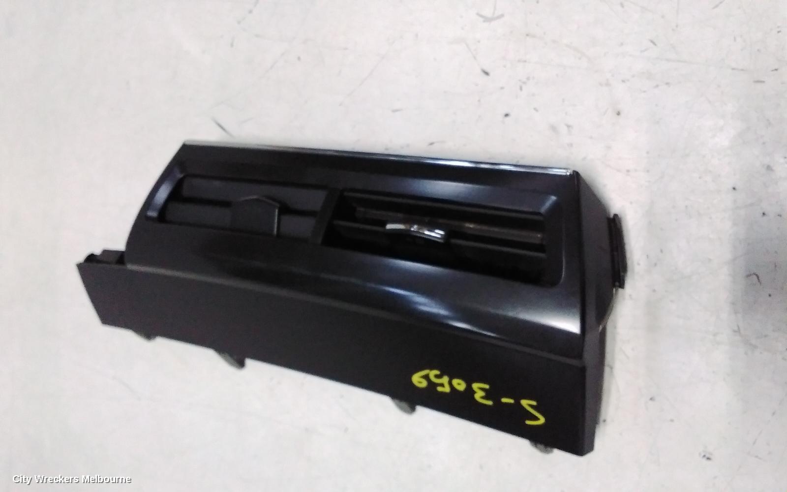 TOYOTA PRIUS, ZVW40R, PRIUS V, 05/2012 - 11/2022, CENTER AIRVENT: 145008