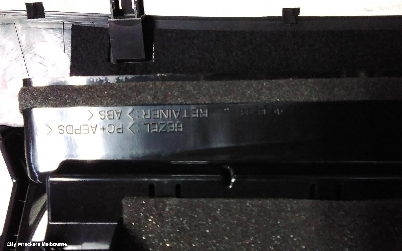 TOYOTA PRIUS, ZVW40R, PRIUS V, 05/2012 - 11/2022, CENTER AIRVENT: 145008