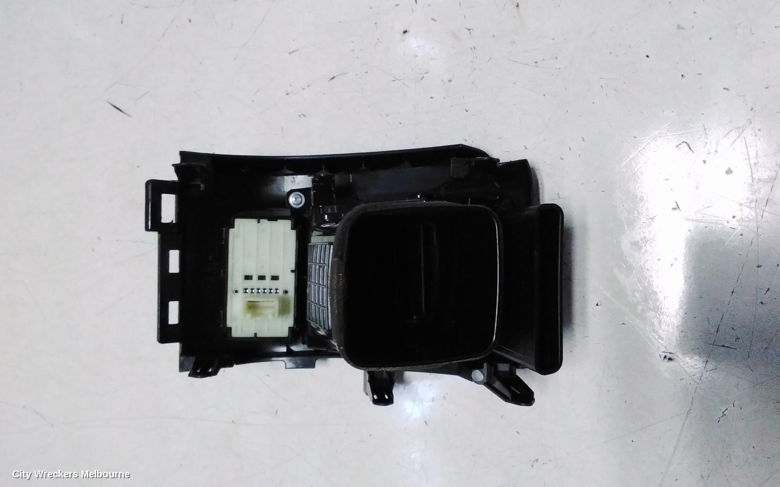 TOYOTA PRIUS, RH AIRVENT: 145009
