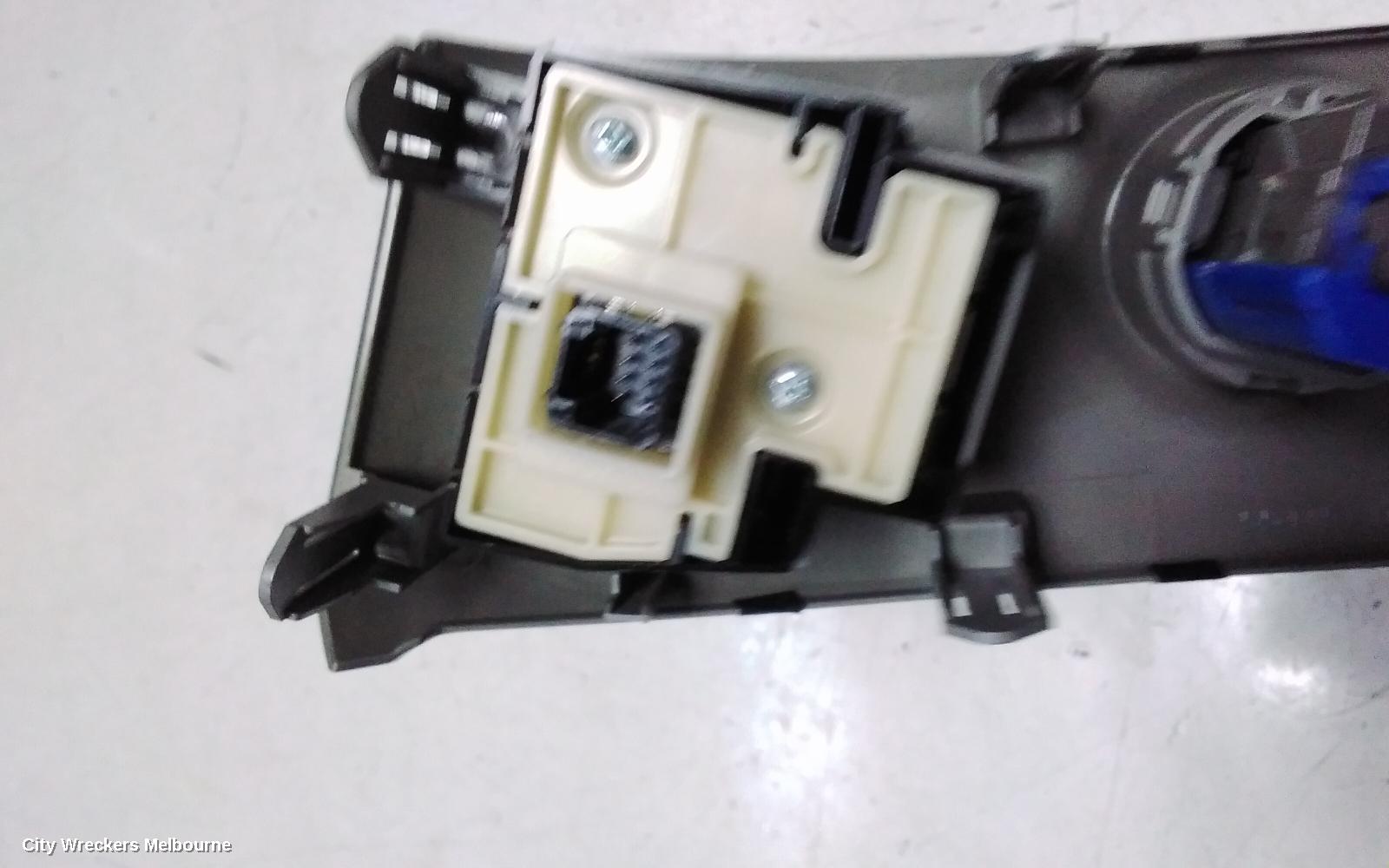 TOYOTA PRIUS GEAR STICK/SHIFTER, ZVW40R, PRIUS V, 05/2012 - 11/2022