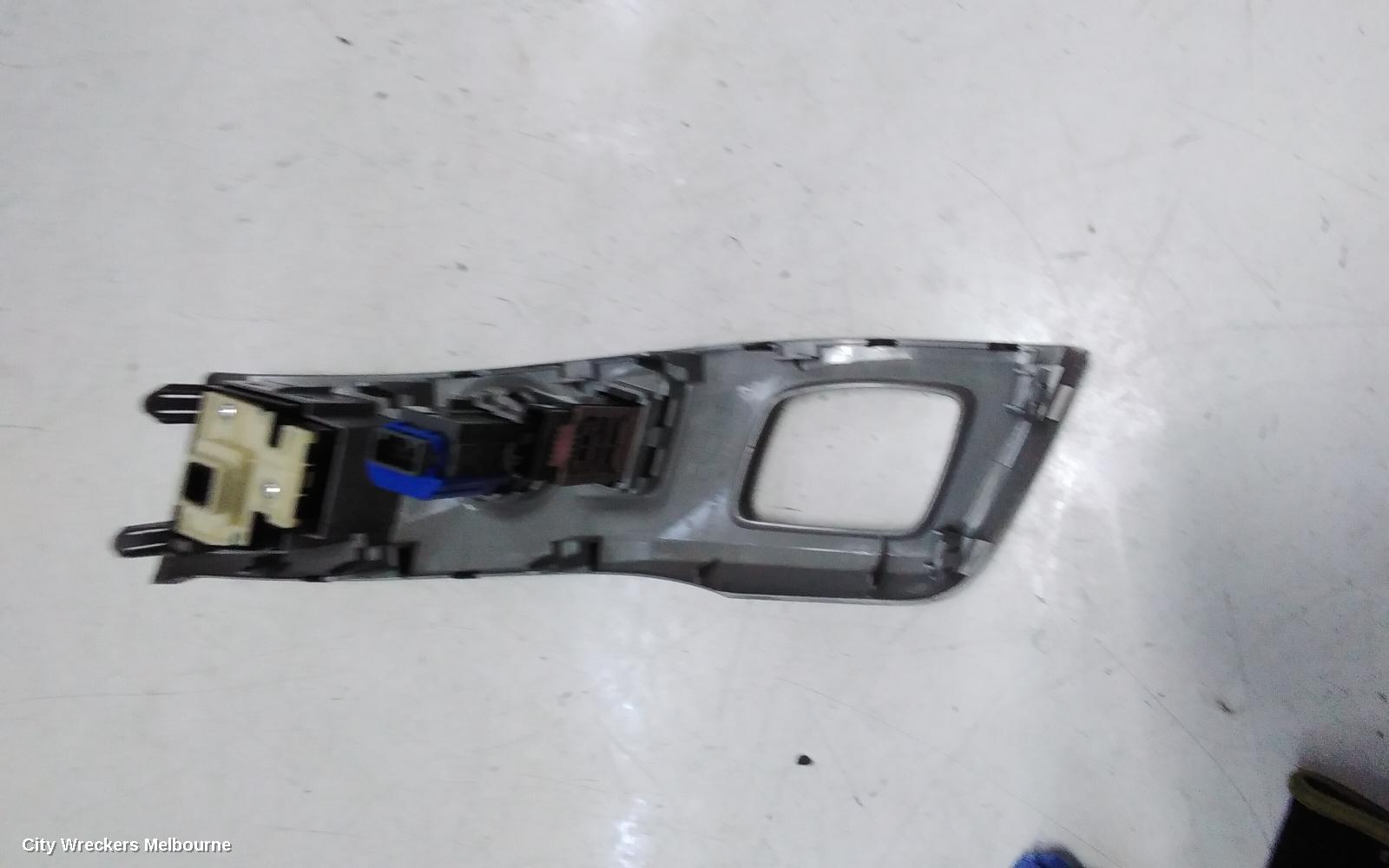 TOYOTA PRIUS GEAR STICK/SHIFTER, ZVW40R, PRIUS V, 05/2012 - 11/2022