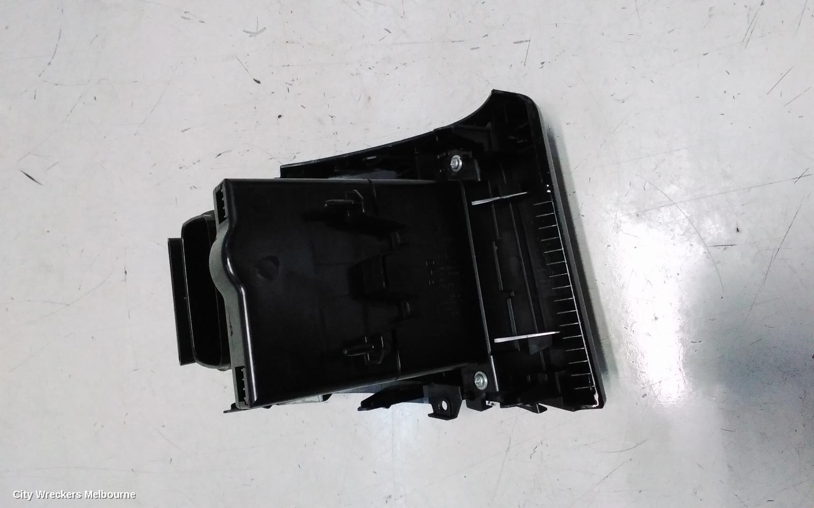 TOYOTA PRIUS, ZVW40R, PRIUS V, 05/2012 - 11/2022, LHS VENT: 145012