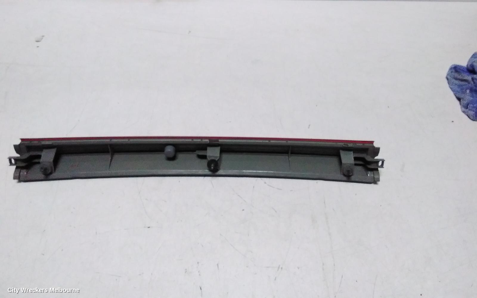 TOYOTA ESTIMA REAR GARNISH, TAILGATE LAMP (CENTRE), LENS# 28-194, RED, XR50, 05-19 (IMPORT)