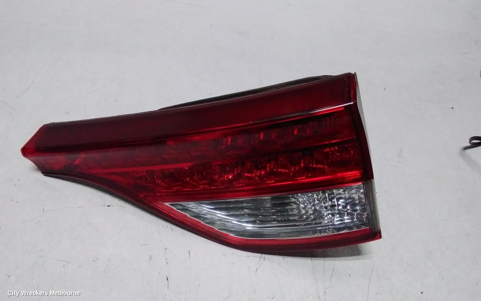 TOYOTA ESTIMA REAR GARNISH, TAILGATE LAMP (RH SIDE), XR50, RED/CLEAR, LENS# 28209, 09-19 (IMPORT)
