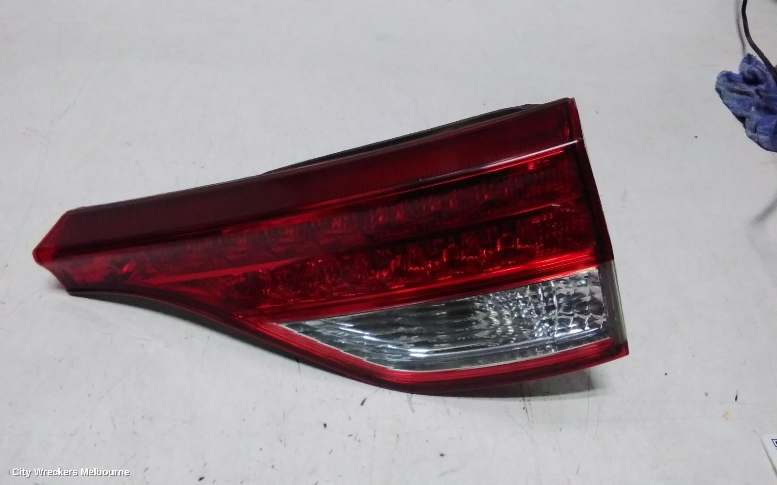 TOYOTA ESTIMA REAR GARNISH, TAILGATE LAMP (RH SIDE), XR50, RED/CLEAR, LENS# 28209, 09-19 (IMPORT)