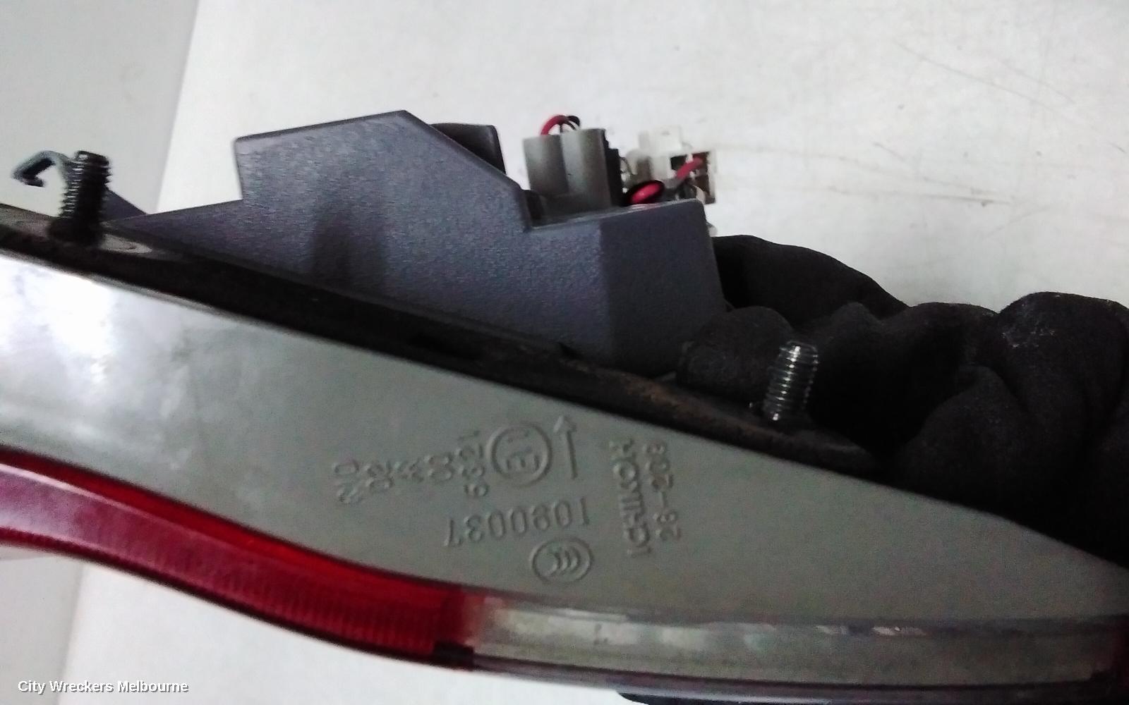 TOYOTA ESTIMA REAR GARNISH, TAILGATE LAMP (RH SIDE), XR50, RED/CLEAR, LENS# 28209, 09-19 (IMPORT)
