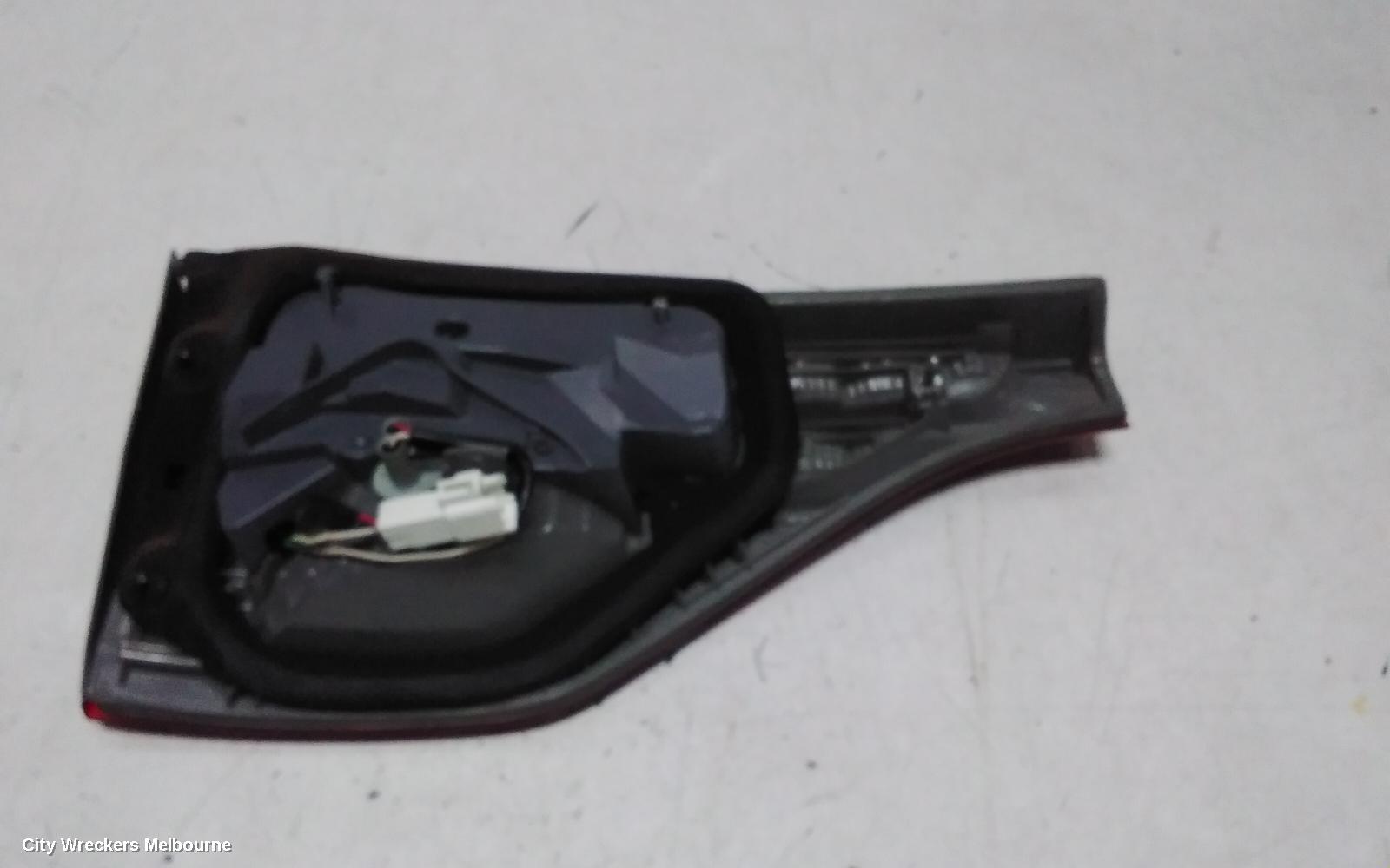 TOYOTA ESTIMA REAR GARNISH, TAILGATE LAMP (RH SIDE), XR50, RED/CLEAR, LENS# 28209, 09-19 (IMPORT)