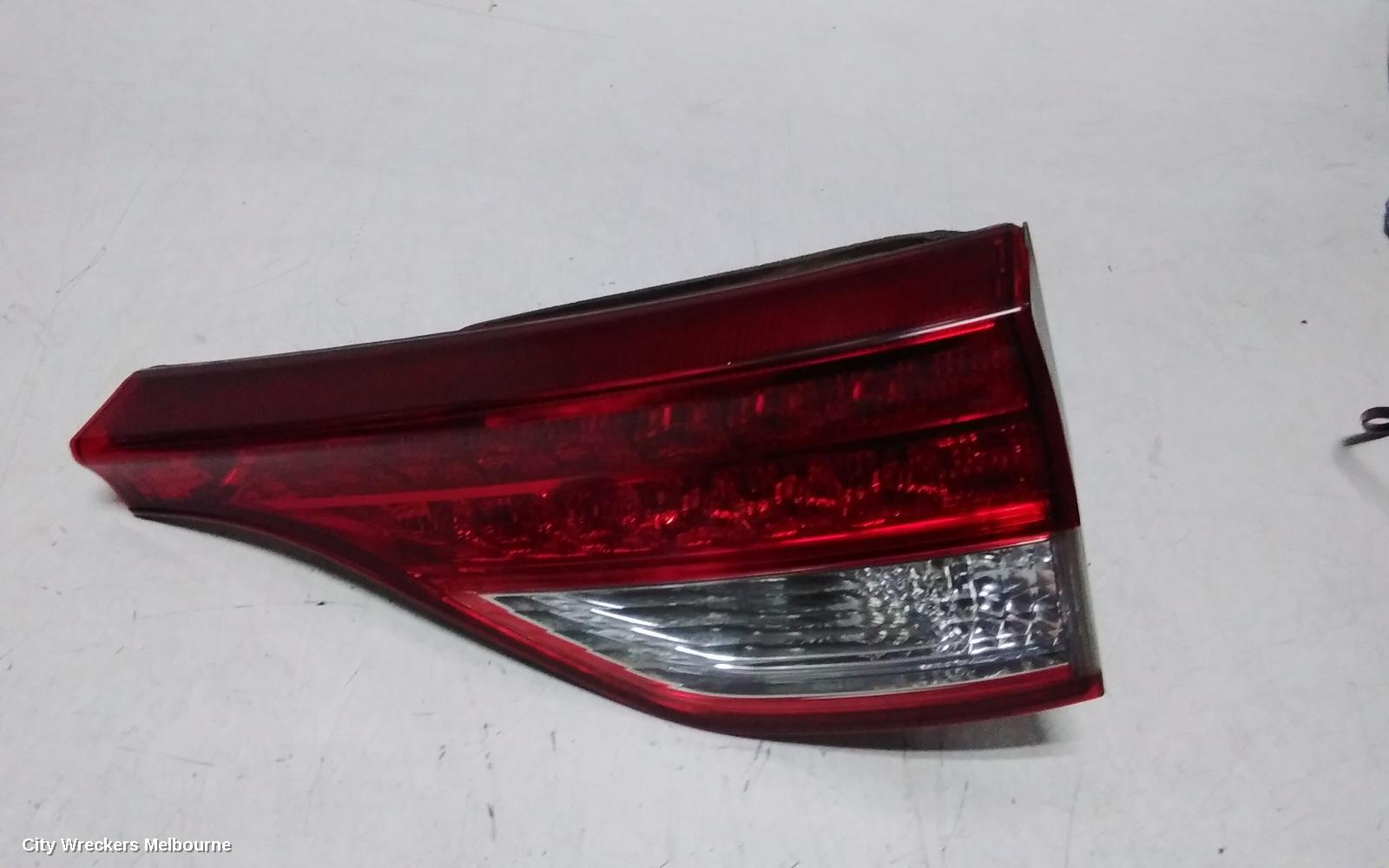 TOYOTA ESTIMA REAR GARNISH, TAILGATE LAMP (RH SIDE), XR50, RED/CLEAR, LENS# 28209, 09-19 (IMPORT)