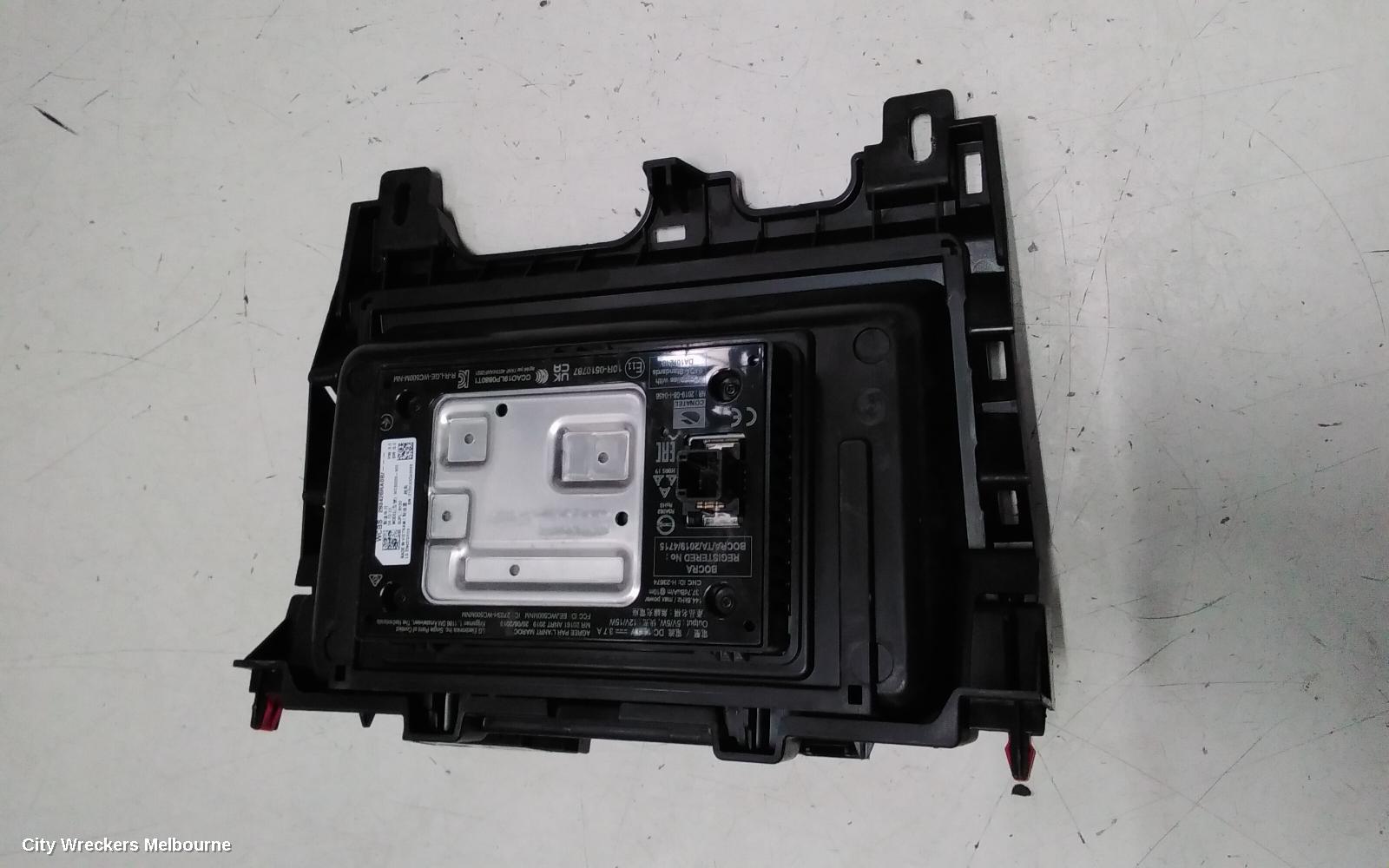 MITSUBISHI OUTLANDER, ZM, WIRELESS CHARGING PAD (IN FRONT OF CENTRE CONSOLE), 08/2021 ONWARDS, WC500M-NM / 283426RACB: 145032