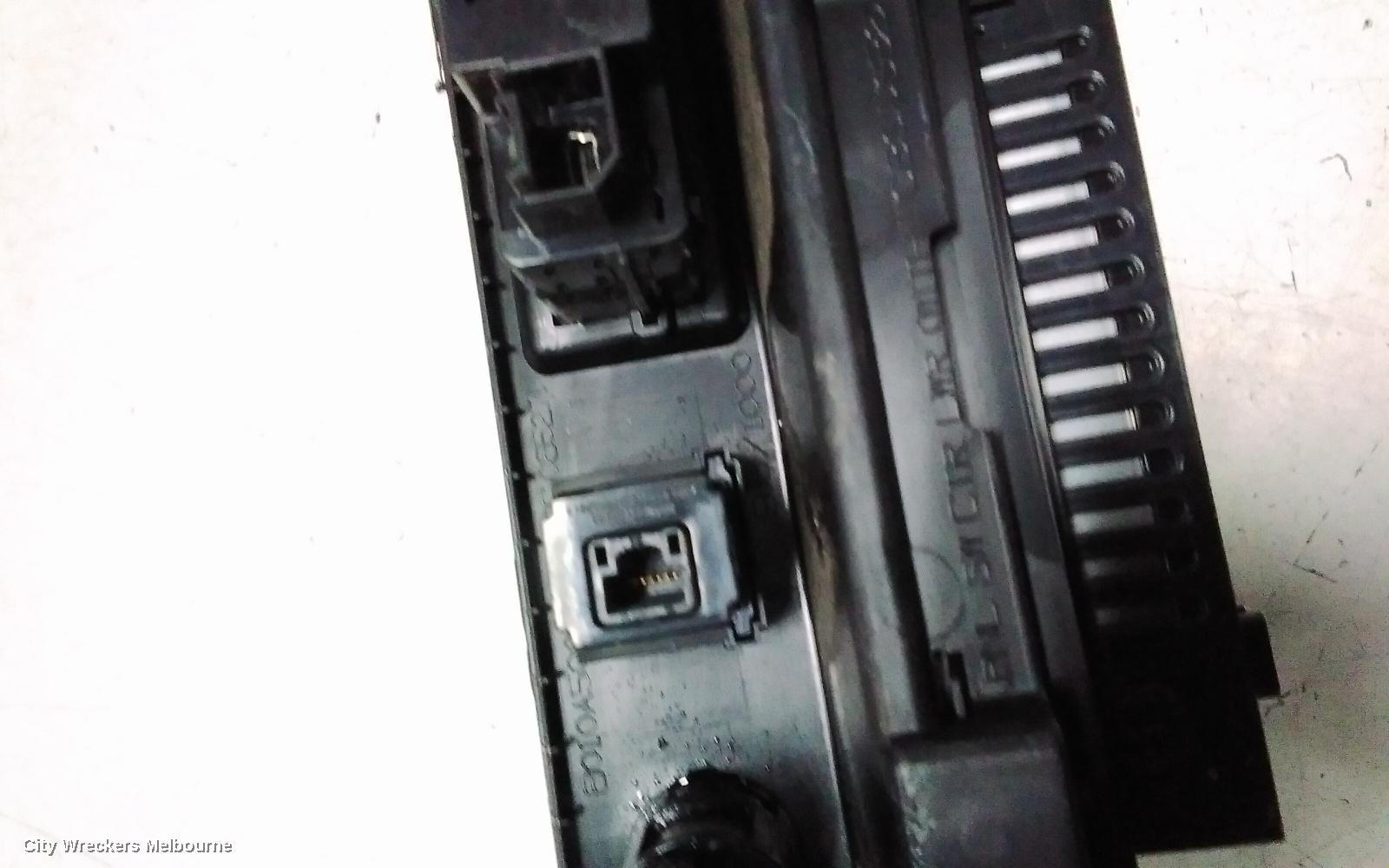 MITSUBISHI OUTLANDER, ZM, WIRELESS CHARGING PAD (IN FRONT OF CENTRE CONSOLE), 08/2021 ONWARDS, WC500M-NM / 283426RACB: 145032