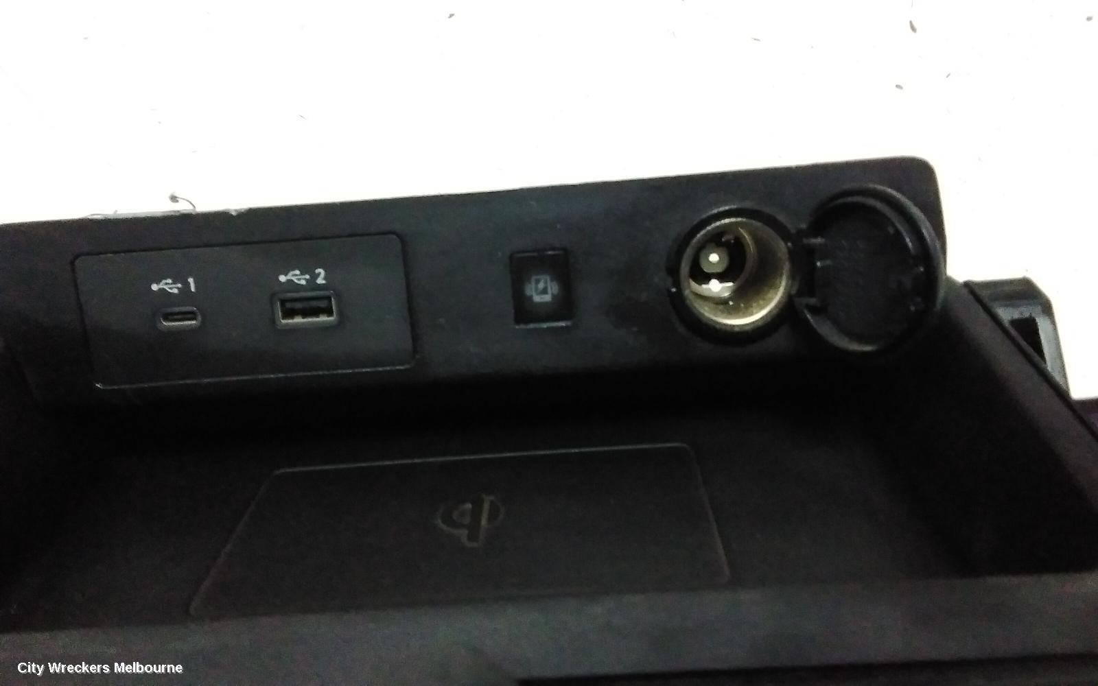 MITSUBISHI OUTLANDER, ZM, WIRELESS CHARGING PAD (IN FRONT OF CENTRE CONSOLE), 08/2021 ONWARDS, WC500M-NM / 283426RACB: 145032
