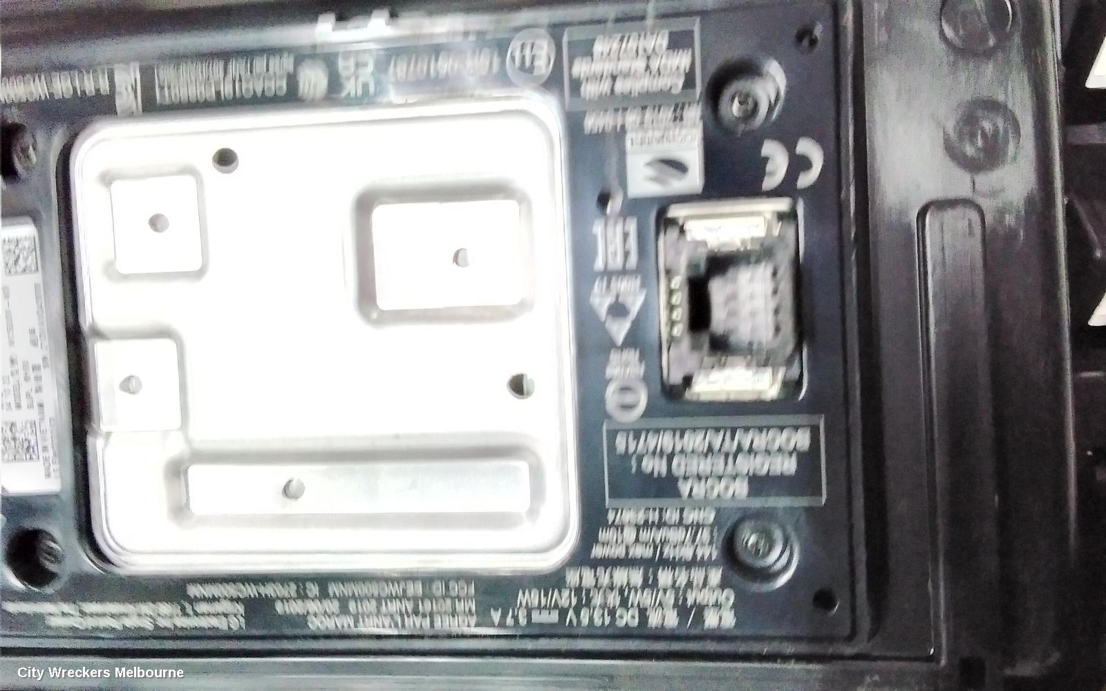 MITSUBISHI OUTLANDER, ZM, WIRELESS CHARGING PAD (IN FRONT OF CENTRE CONSOLE), 08/2021 ONWARDS, WC500M-NM / 283426RACB: 145032