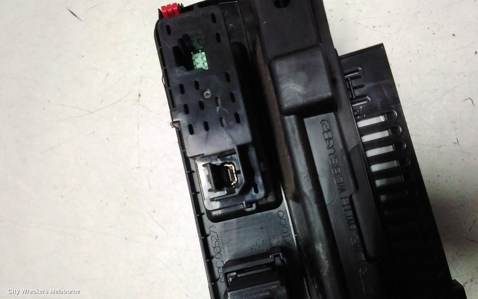 MITSUBISHI OUTLANDER, ZM, WIRELESS CHARGING PAD (IN FRONT OF CENTRE CONSOLE), 08/2021 ONWARDS, WC500M-NM / 283426RACB: 145032