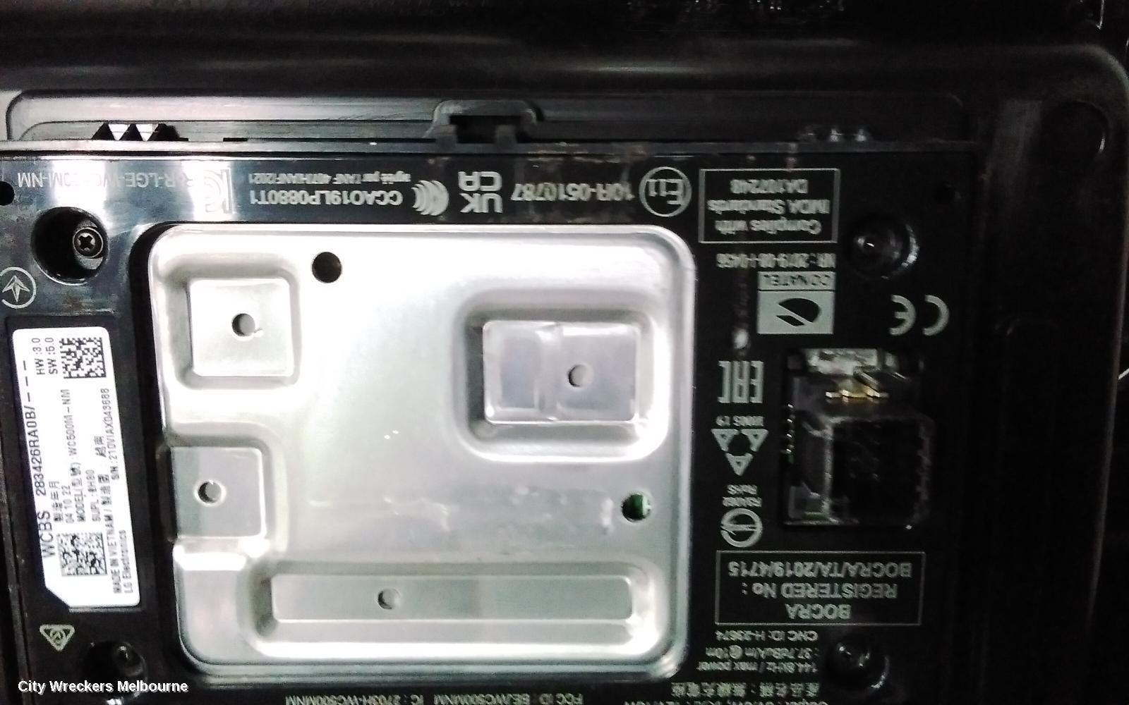 MITSUBISHI OUTLANDER, ZM, WIRELESS CHARGING PAD (IN FRONT OF CENTRE CONSOLE), 08/2021 ONWARDS, WC500M-NM / 283426RACB: 145032