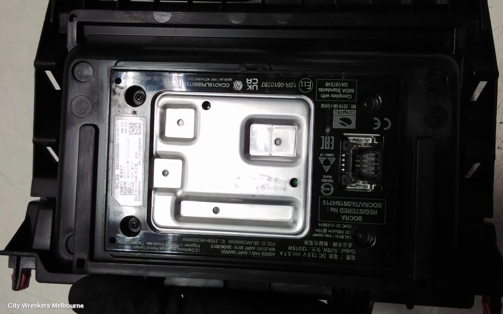 MITSUBISHI OUTLANDER, ZM, WIRELESS CHARGING PAD (IN FRONT OF CENTRE CONSOLE), 08/2021 ONWARDS, WC500M-NM / 283426RACB: 145032