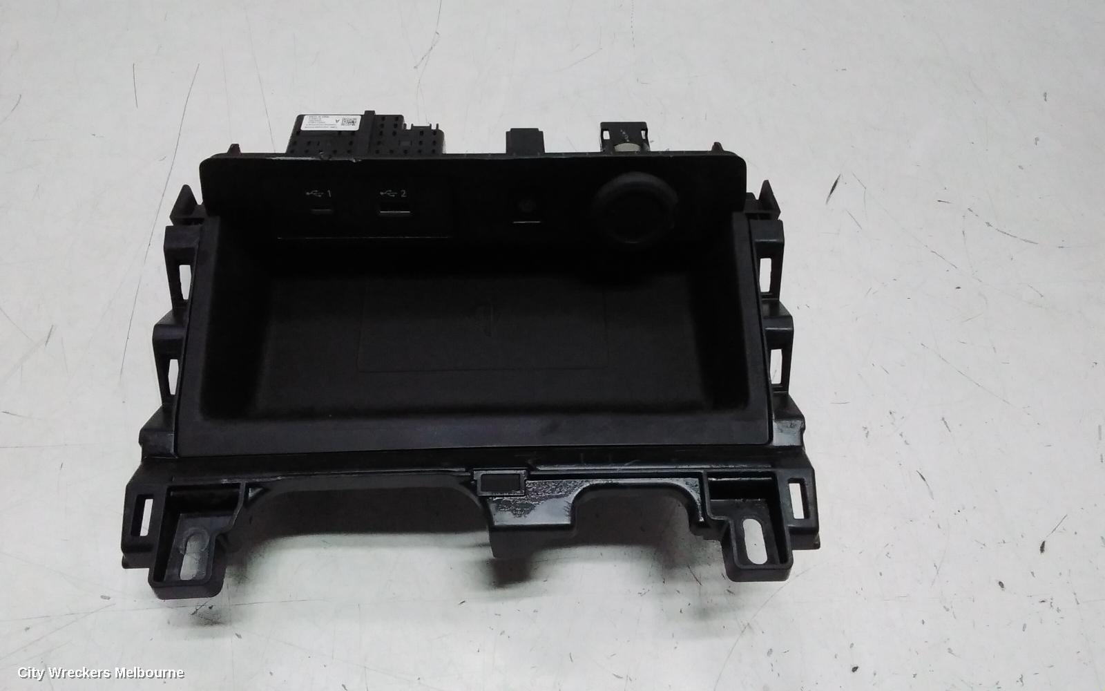 MITSUBISHI OUTLANDER, ZM, WIRELESS CHARGING PAD (IN FRONT OF CENTRE CONSOLE), 08/2021 ONWARDS, WC500M-NM / 283426RACB: 145032