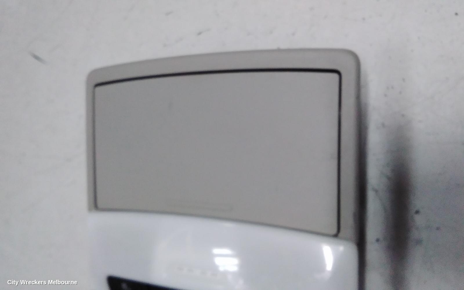MITSUBISHI OUTLANDER COURTESY LIGHT, ZM, 08/2021 ONWARDS