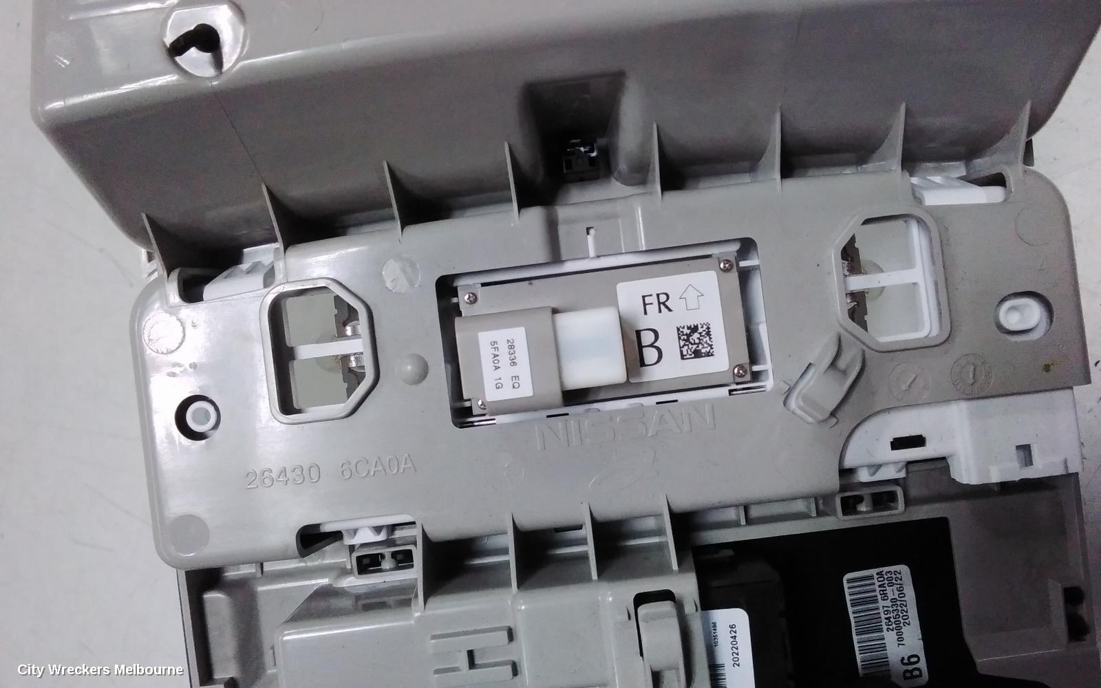 MITSUBISHI OUTLANDER COURTESY LIGHT, ZM, 08/2021 ONWARDS