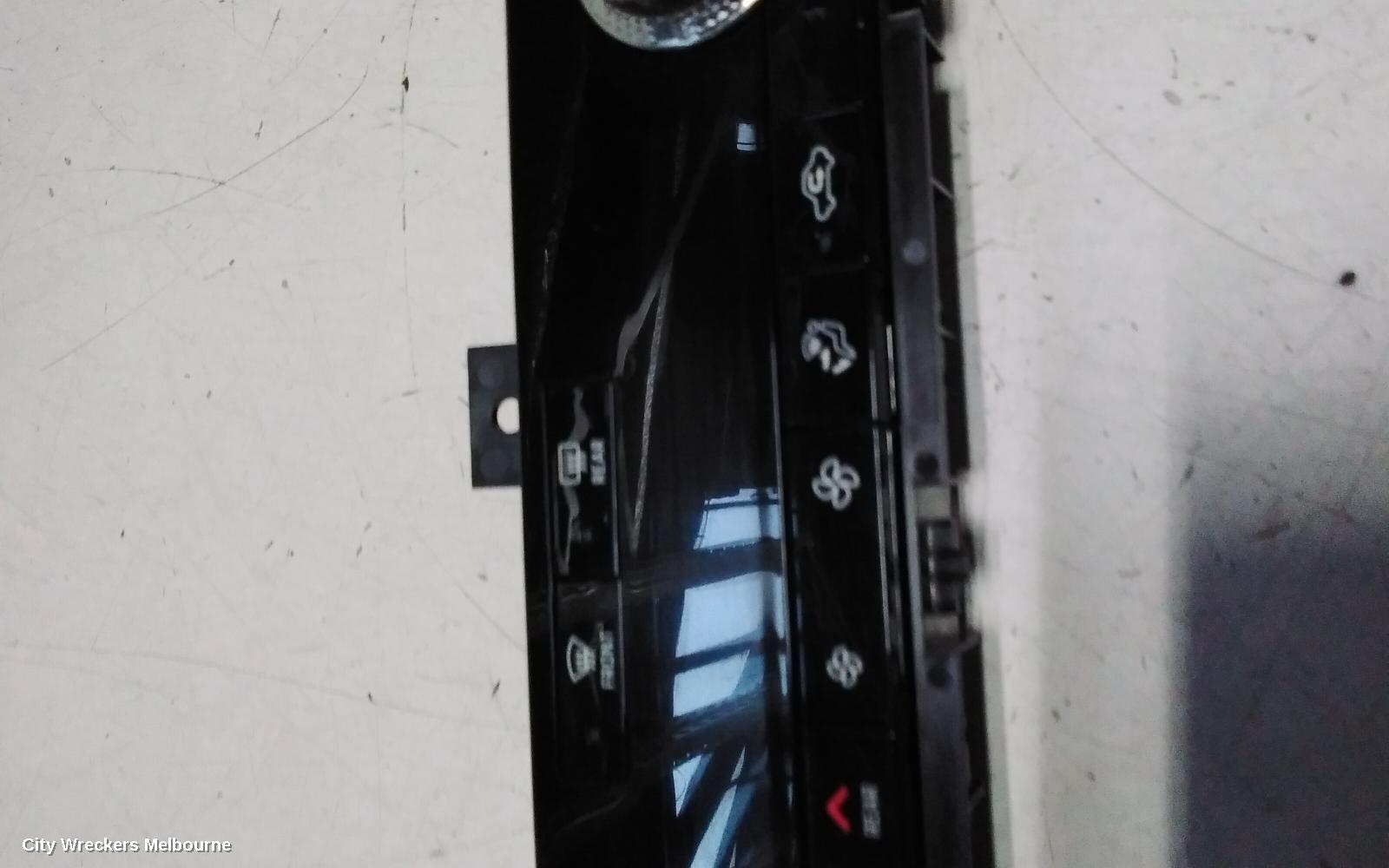 MITSUBISHI OUTLANDER HEATER/AC CONTROLS, DUAL ZONE CLIMATE CONTROL TYPE, ZM, 08/2021 ONWARDS