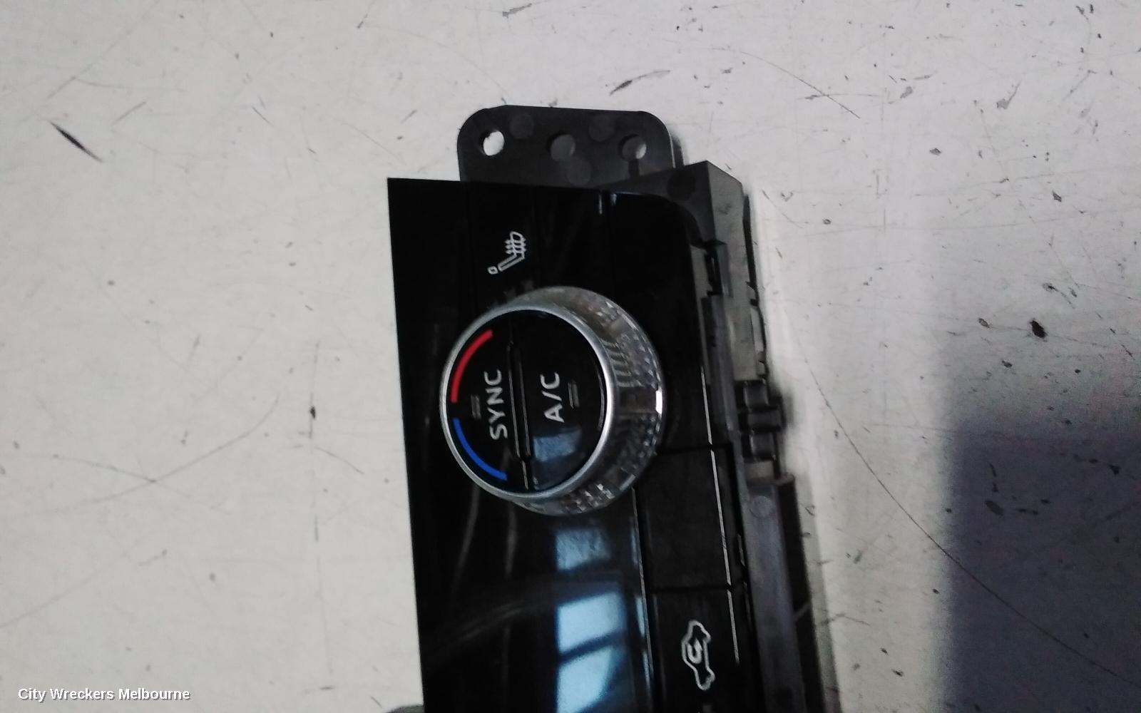 MITSUBISHI OUTLANDER HEATER/AC CONTROLS, DUAL ZONE CLIMATE CONTROL TYPE, ZM, 08/2021 ONWARDS