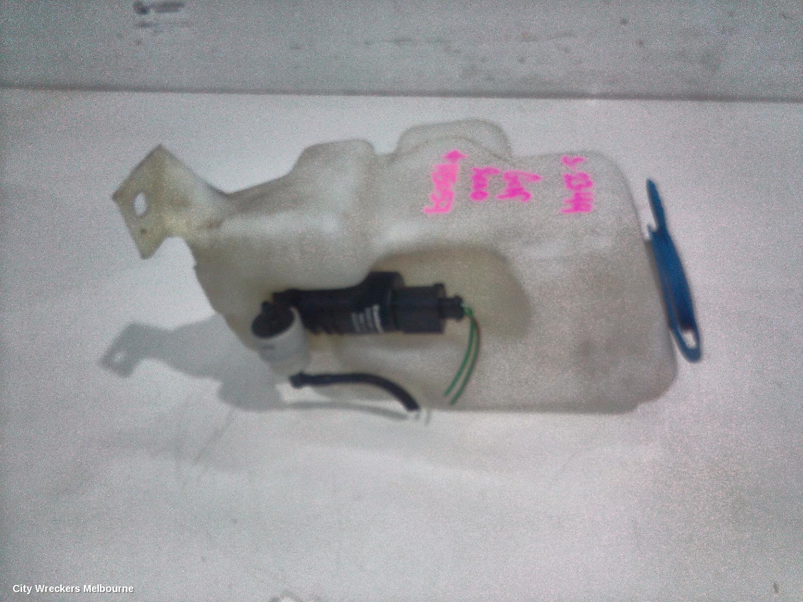 VOLKSWAGEN GOLF WASHER BOTTLE, GEN 4, HATCH, NON H/LAMP WASHER TYPE, 09/1998 - 04/2004