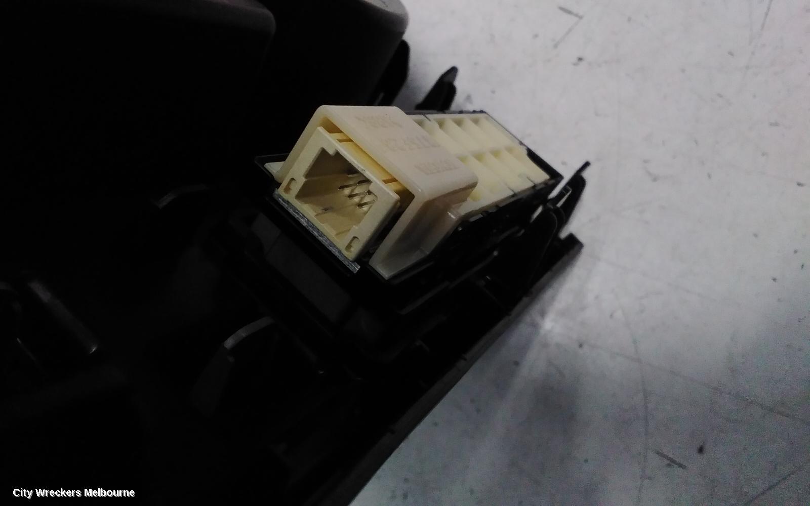 TOYOTA PRIUS CONSOLE, ZVW40R, PRIUS V, 05/2012 - 11/2022