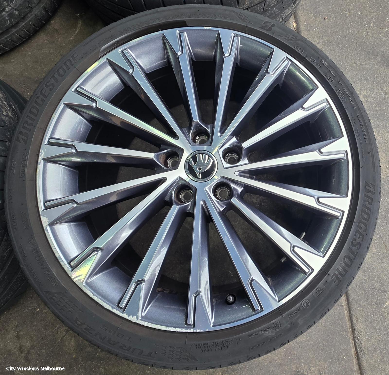 SKODA OCTAVIA WHEEL MAG, NX, FACTORY, 19X7.5IN, TRINITY, MULTI SPOKE, BI-COLOUR, 10/2020 - 05/2024