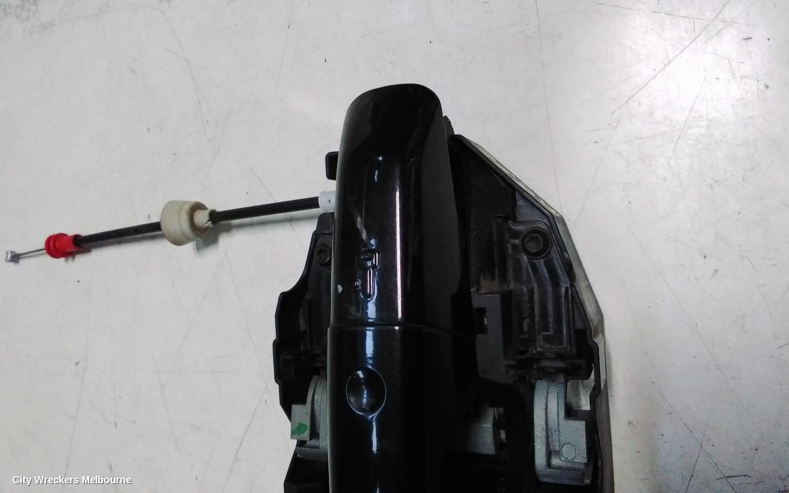 LAND ROVER DISCOVERY SPORT DOOR HANDLE, RH FRONT, OUTER, COLOUR CODED, NON CHROME INSERT TYPE, L550, 01/2015 - 06/2019