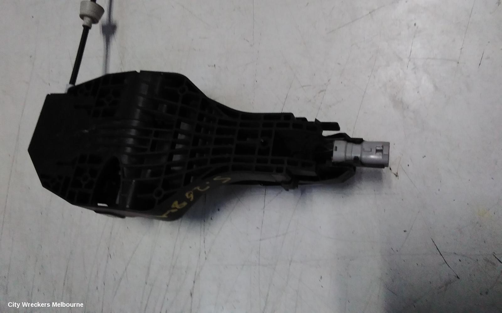 LAND ROVER DISCOVERY SPORT DOOR HANDLE, RH FRONT, OUTER, COLOUR CODED, NON CHROME INSERT TYPE, L550, 01/2015 - 06/2019