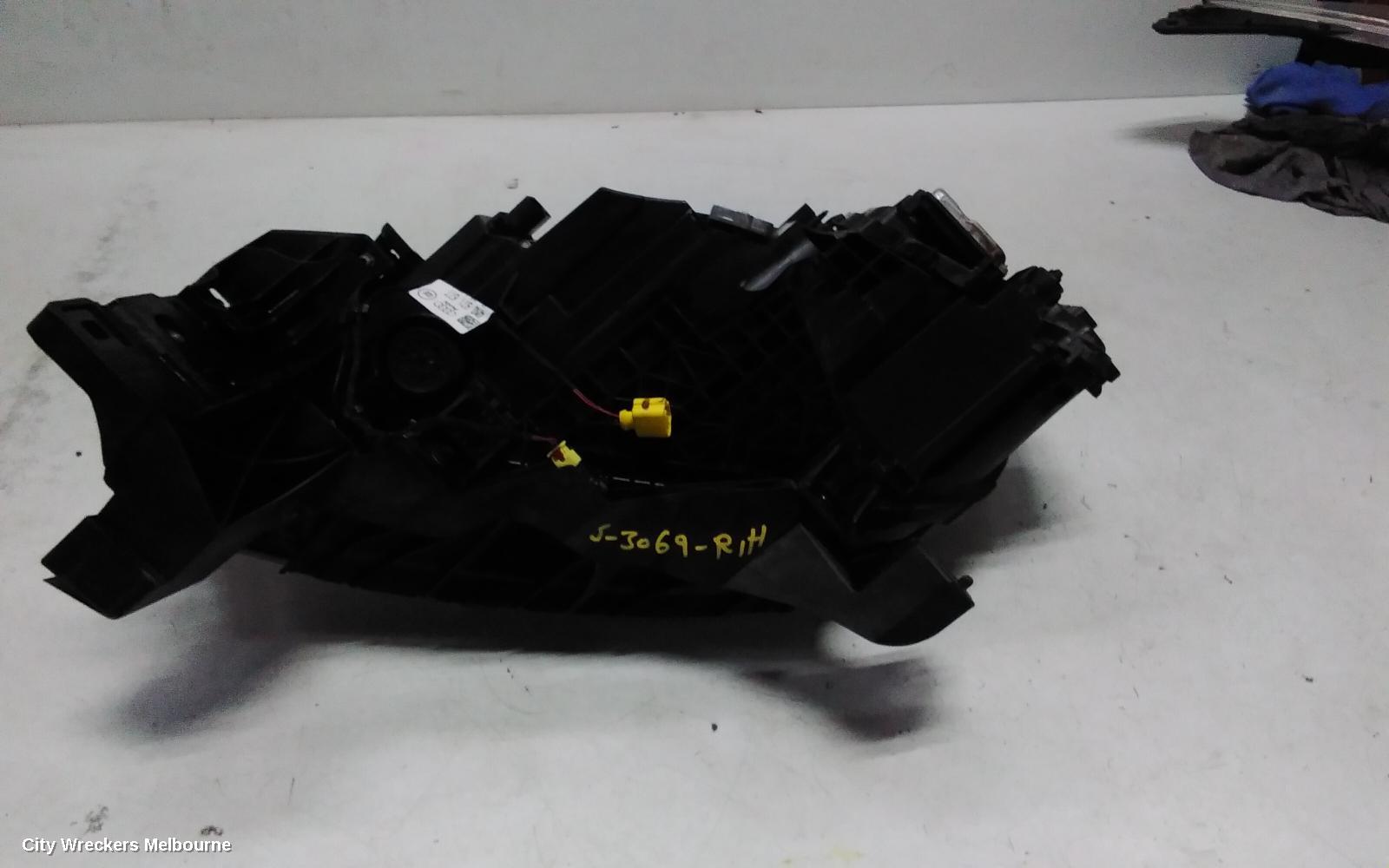 AUDI Q7 RIGHT HEADLAMP, 4M, XENON TYPE, 07/2015 - 03/2020