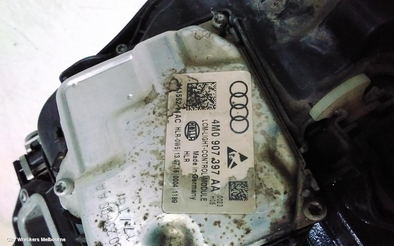AUDI Q7 RIGHT HEADLAMP, 4M, XENON TYPE, 07/2015 - 03/2020