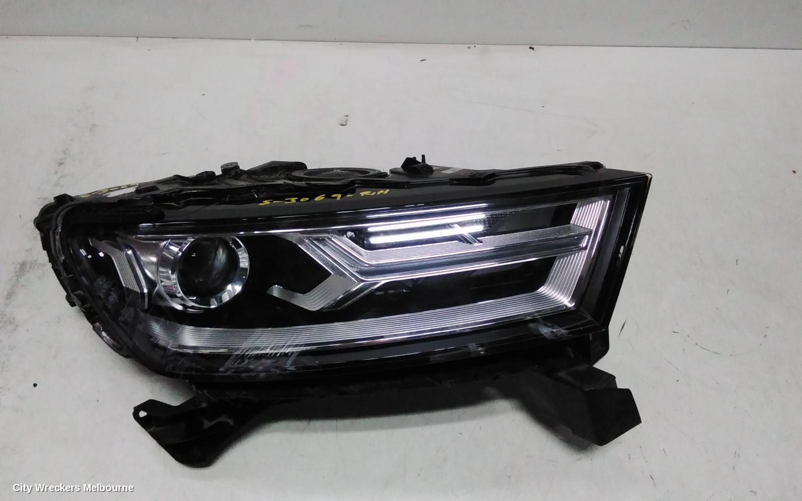 AUDI Q7 RIGHT HEADLAMP, 4M, XENON TYPE, 07/2015 - 03/2020