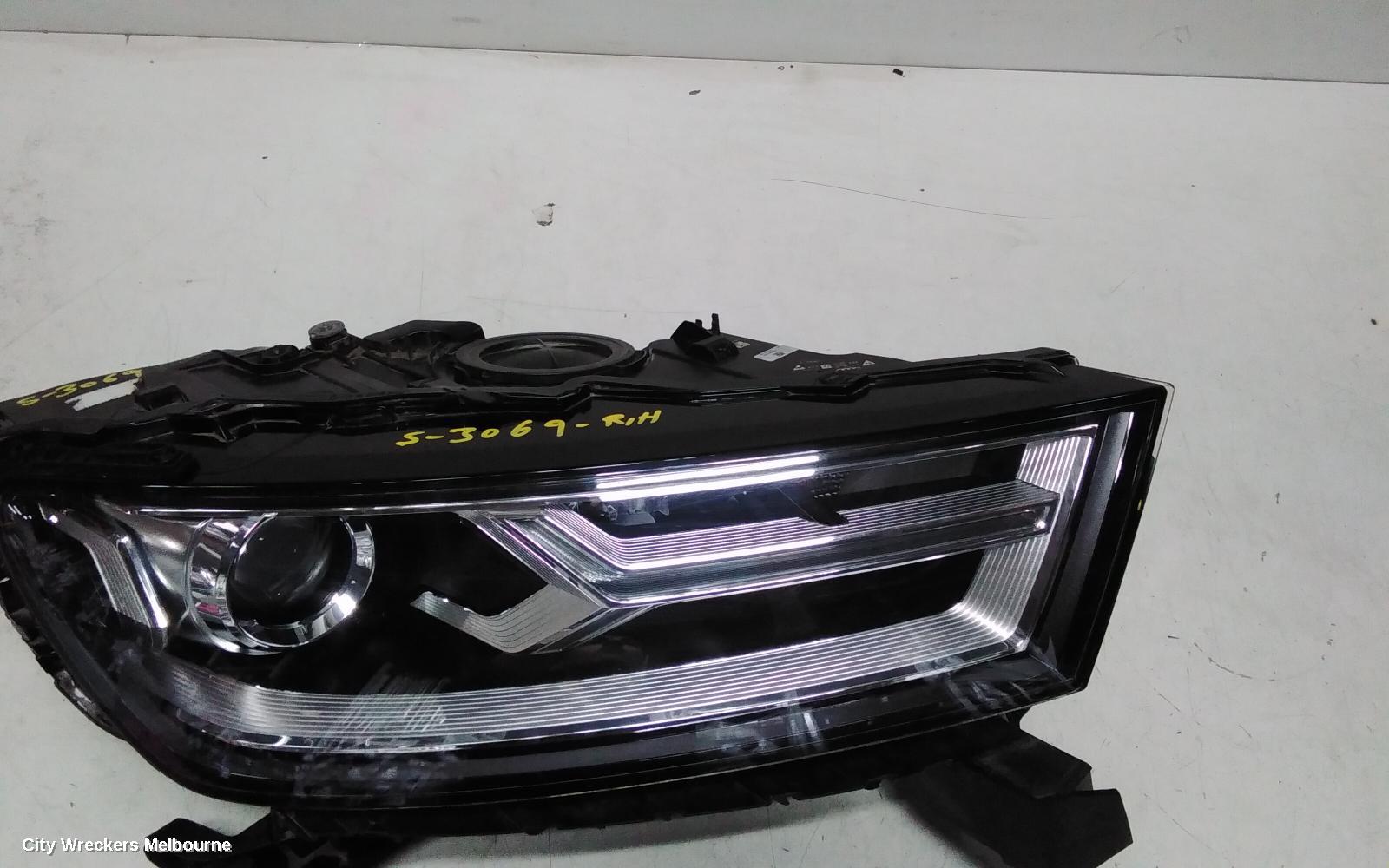 AUDI Q7 RIGHT HEADLAMP, 4M, XENON TYPE, 07/2015 - 03/2020